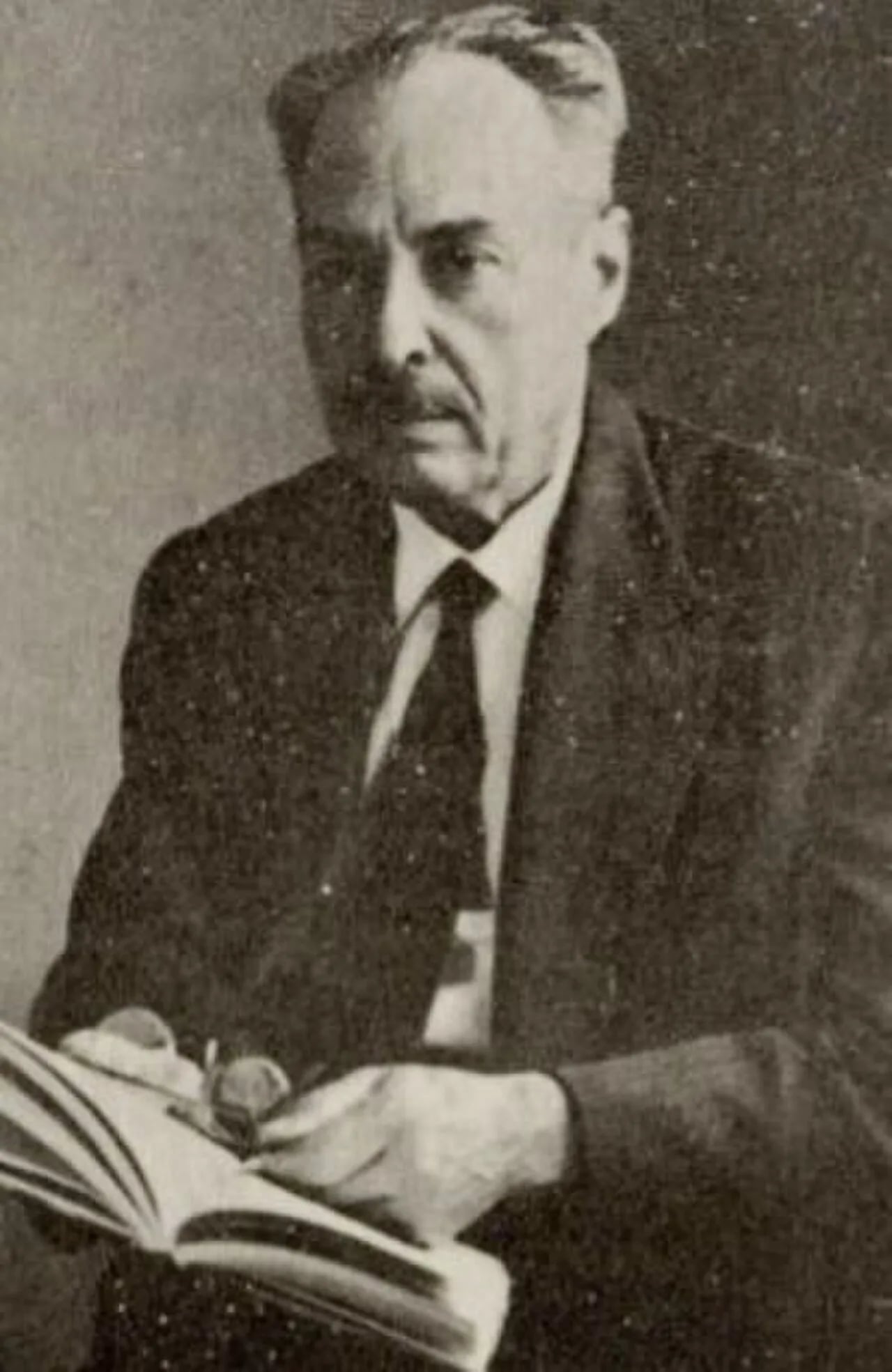 Porträt von Lauro PereiraTravassos (1890–1970) – Gedenkseite
