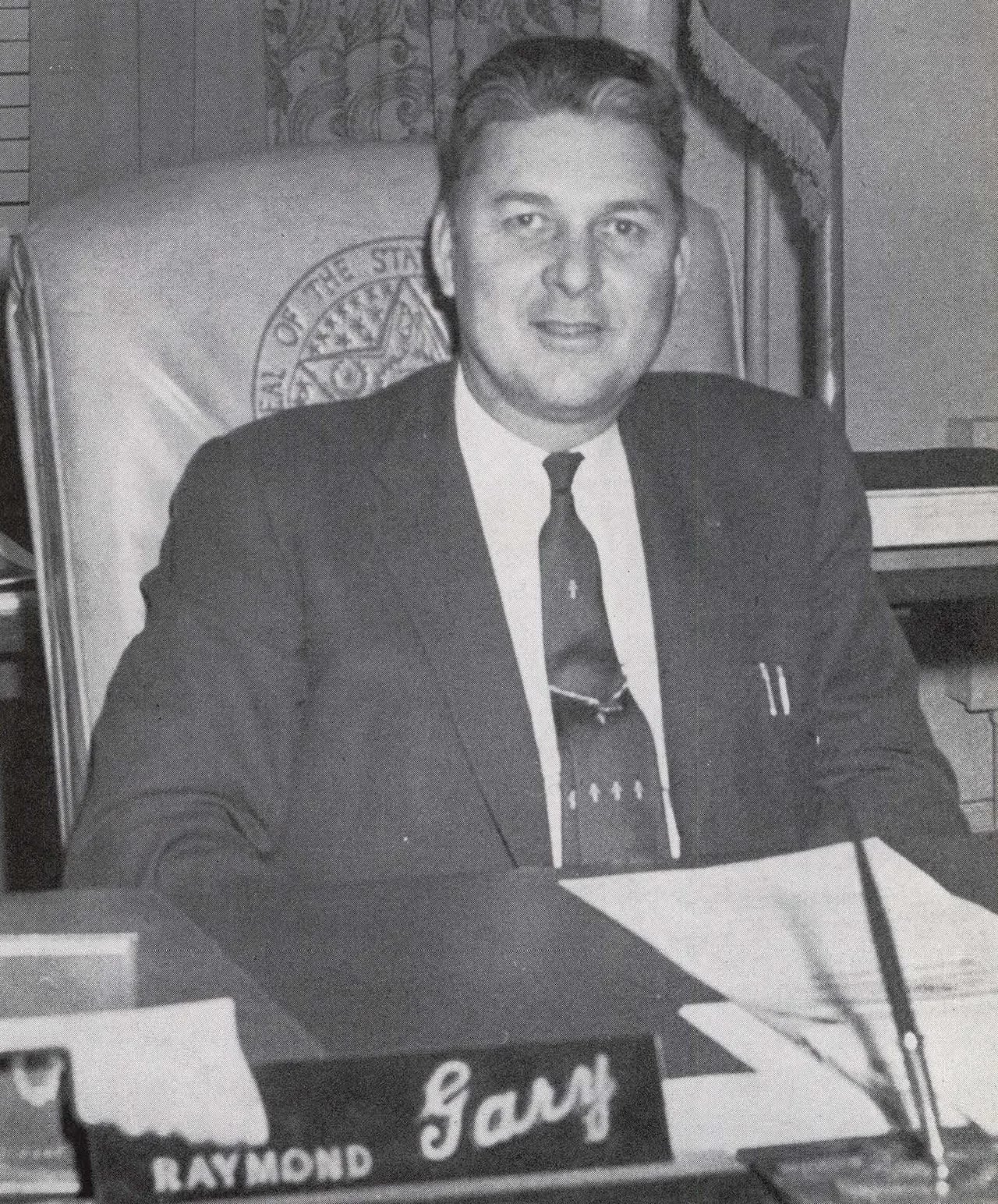Portrait of Raymond D. Gary (1908–1993) – memorial page