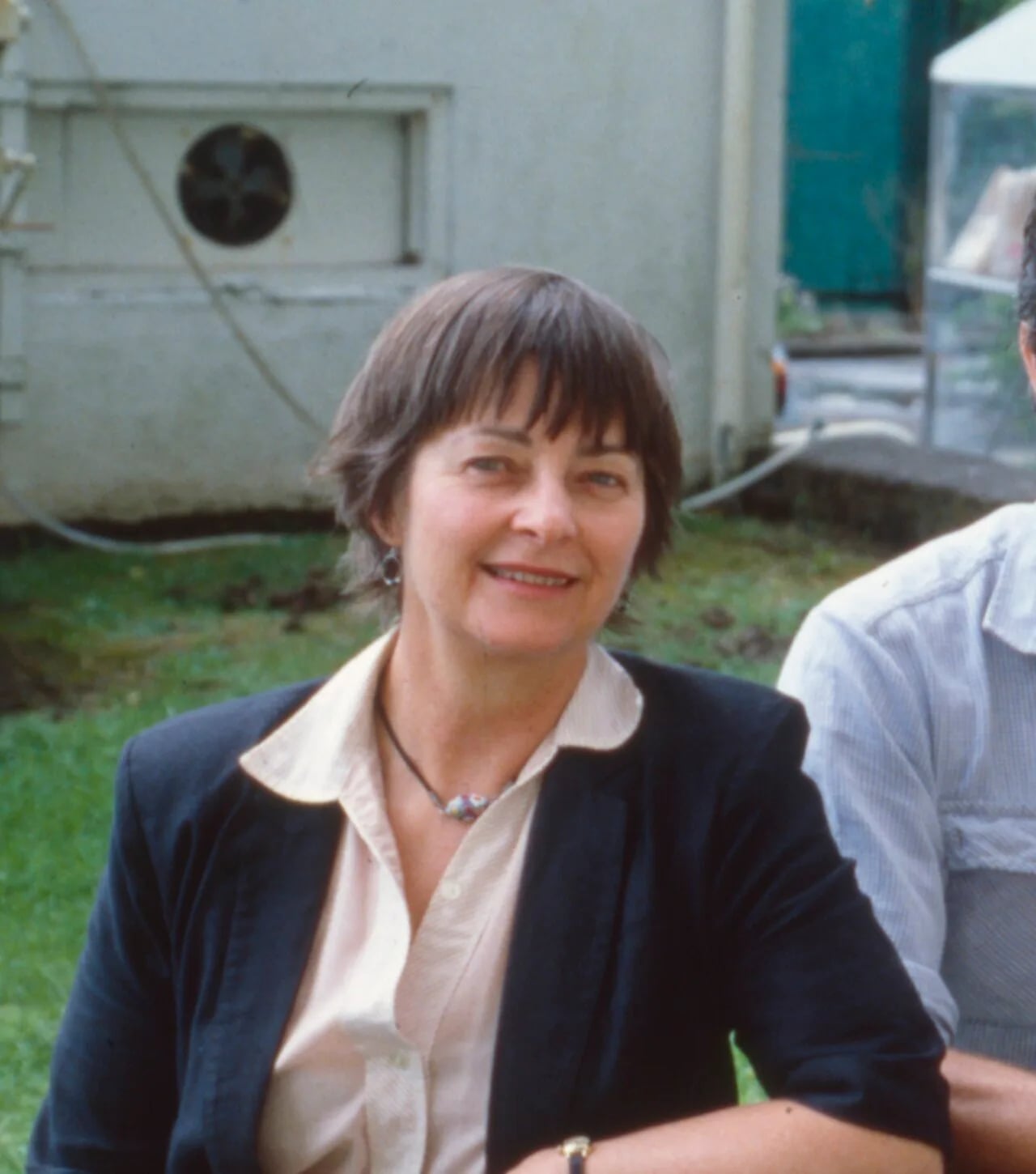 Porträt von Beverley Anne Holloway (1931–2023) – Gedenkseite