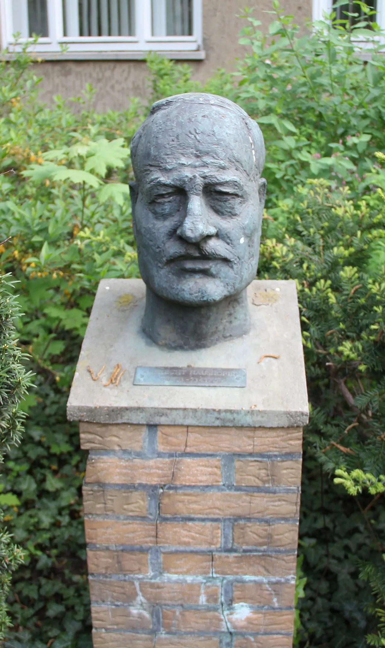 Porträt von Albrecht Haushofer (1903–1945) – Gedenkseite