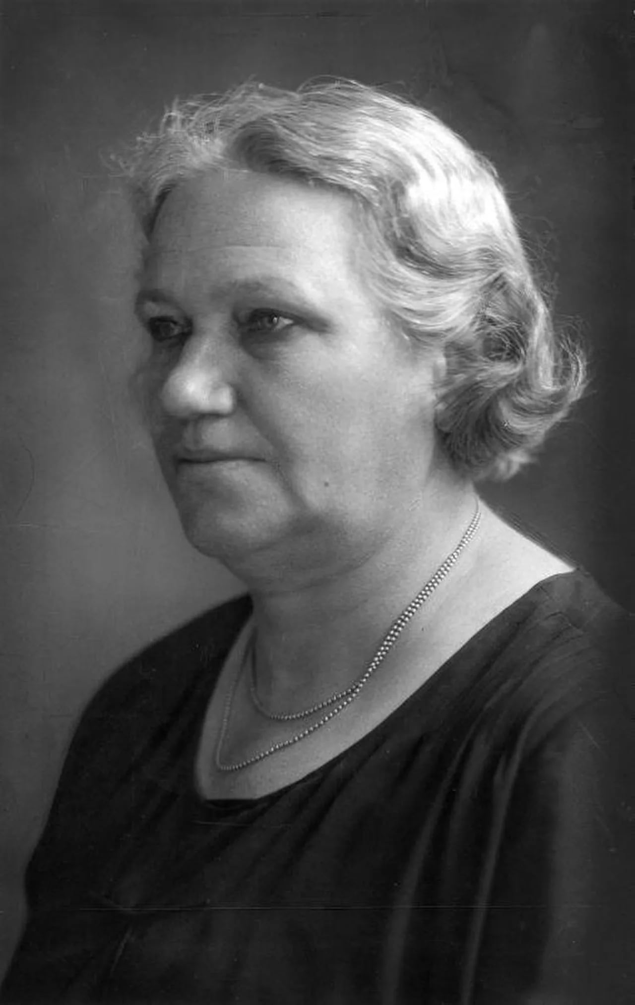 Porträt von Suze Groeneweg (1875–1940) – Gedenkseite