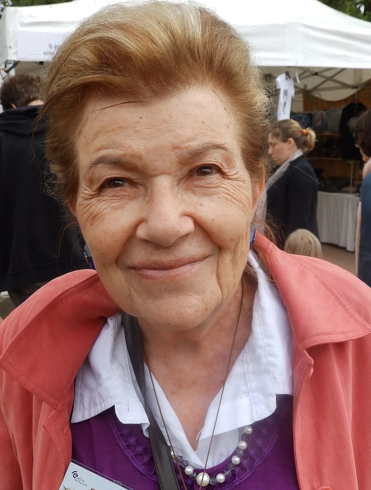 Porträt von Jeanne Cressanges (1929–2024) – Gedenkseite