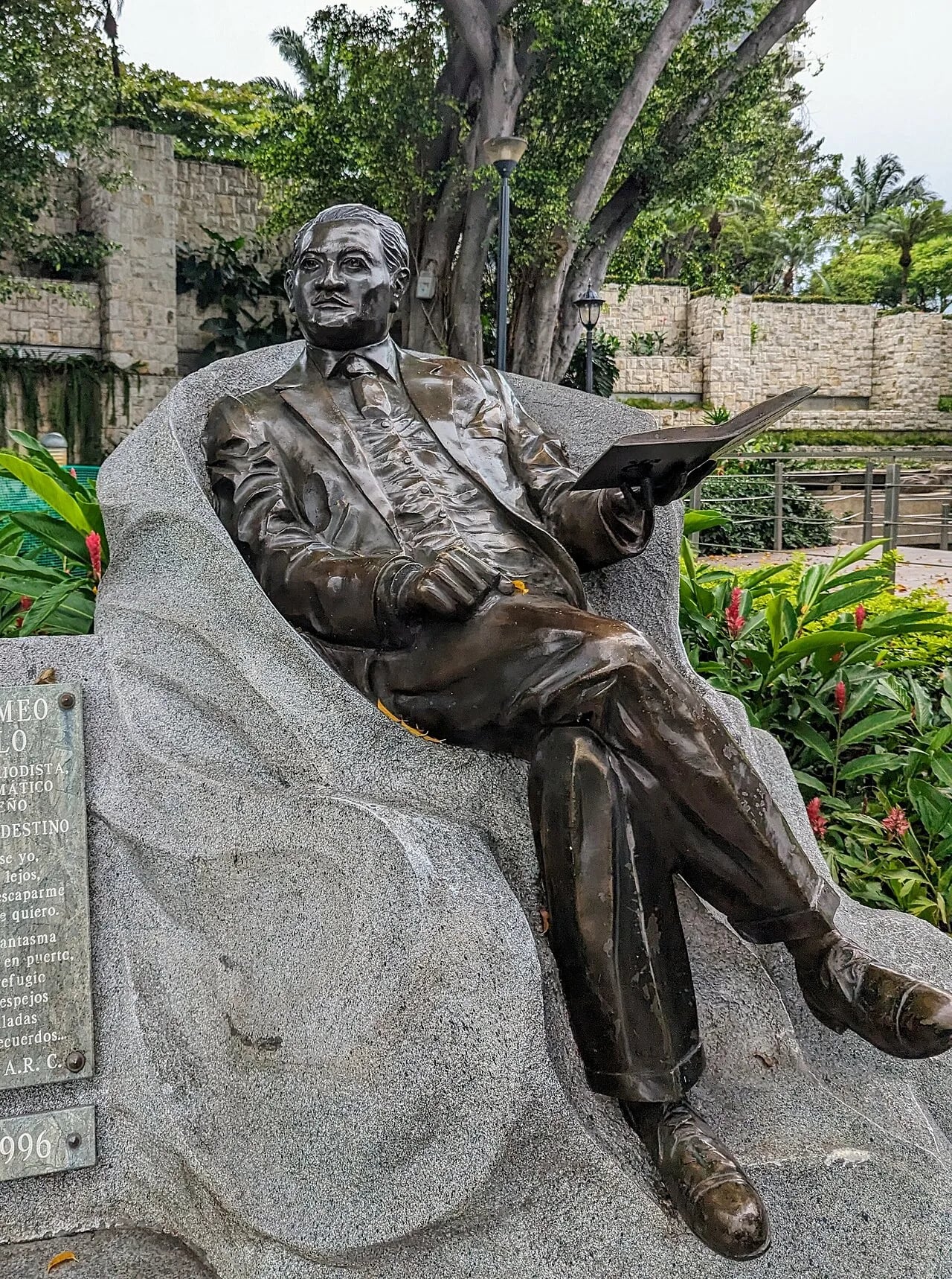 Portrait of Abel Romeo Castillo (1904–1996) – memorial page