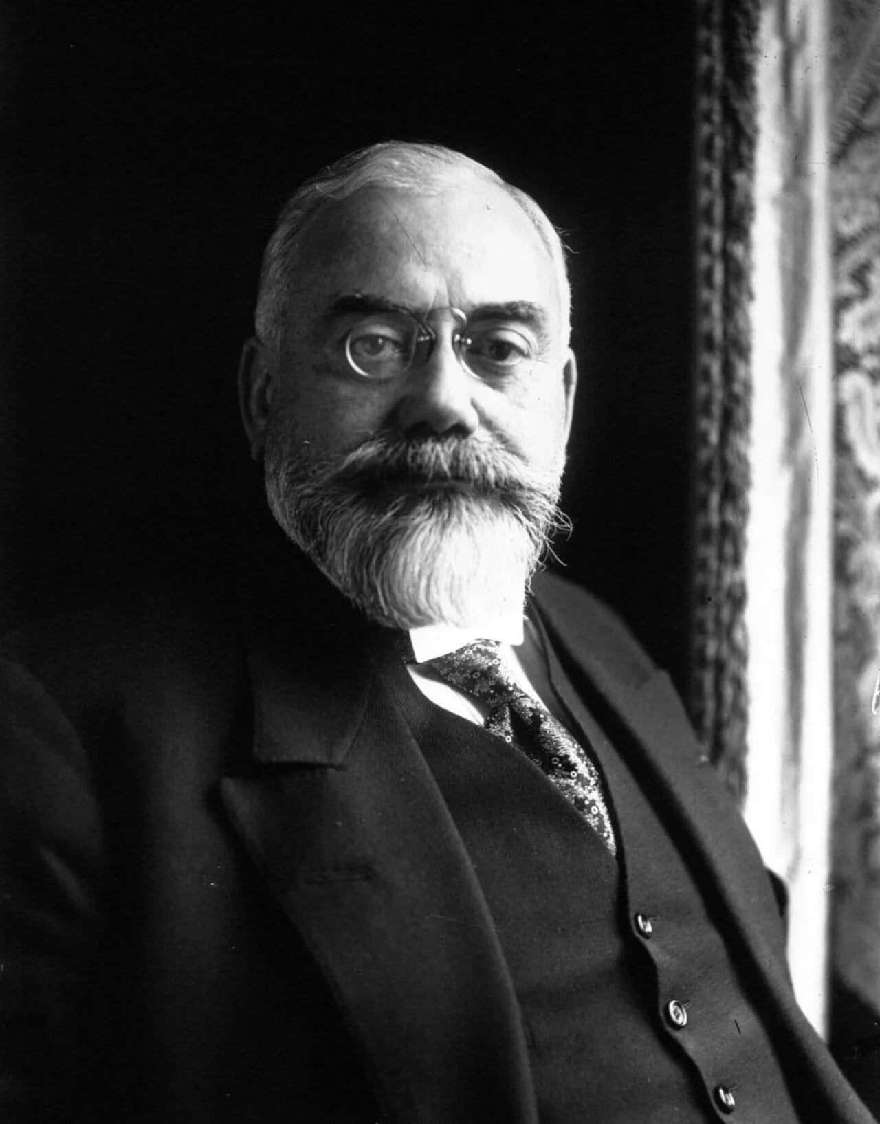 Porträt von Fernand Raux (1863–1955) – Gedenkseite