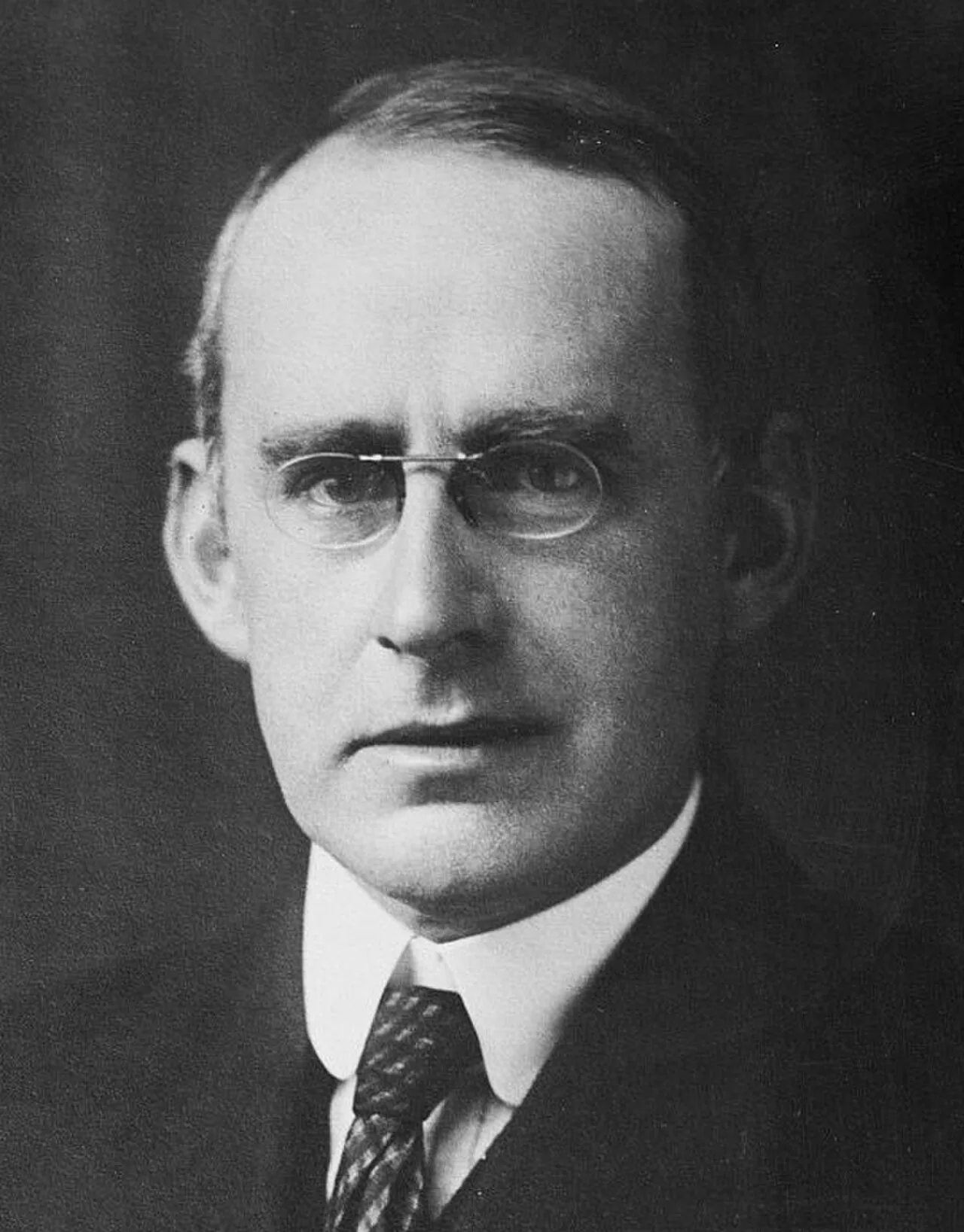 Porträt von Arthur Stanley Eddington (1882–1944) – Gedenkseite