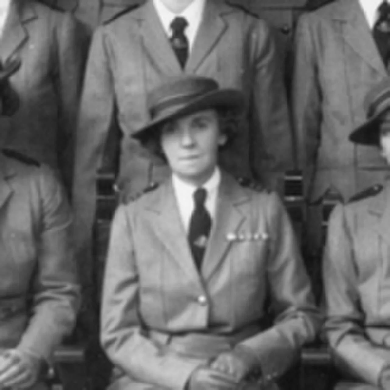 Porträt von Margaret Dorothy Edis (1890–1981) – Gedenkseite