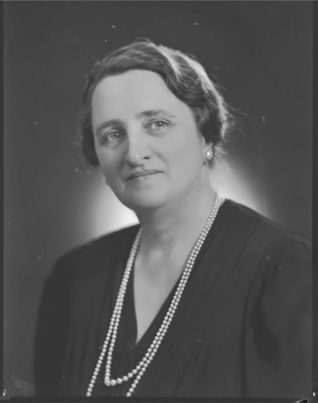 Portrait of Rita Stang (1894–1978) – memorial page