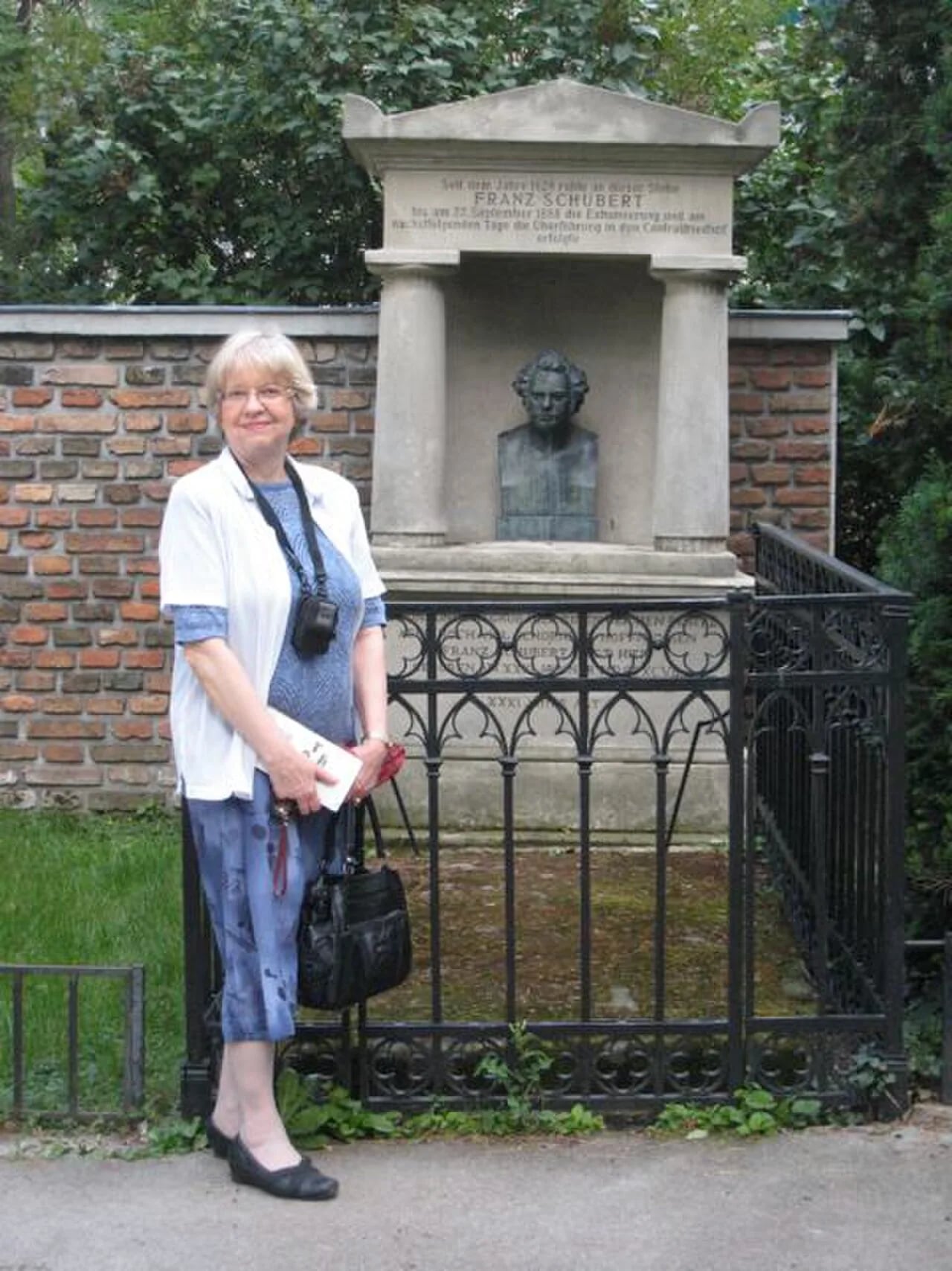 Portrait of Rita Steblin (1951–2019) – memorial page