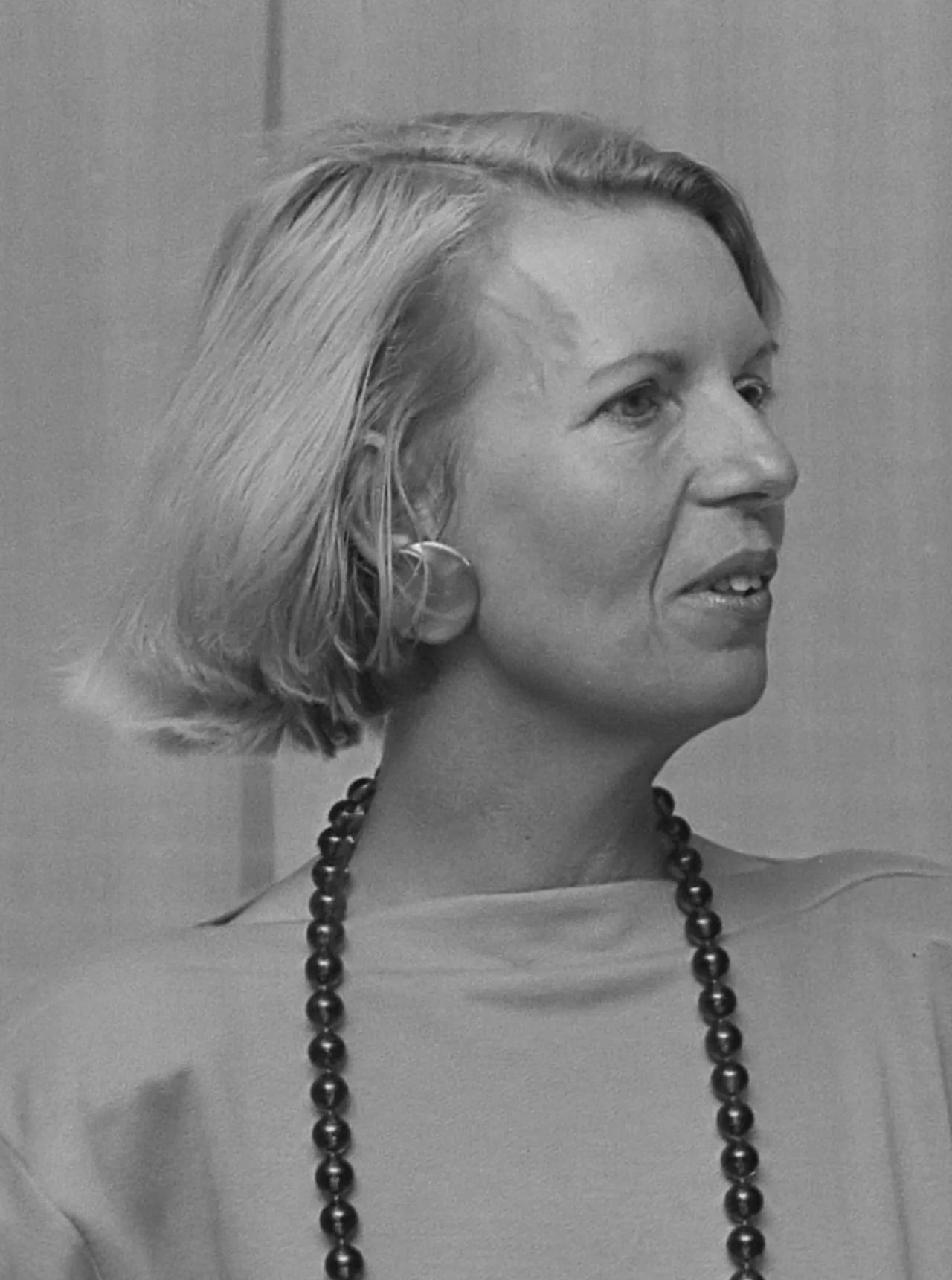 Portrait of Mathilde van den Brink (1941–2023) – memorial page
