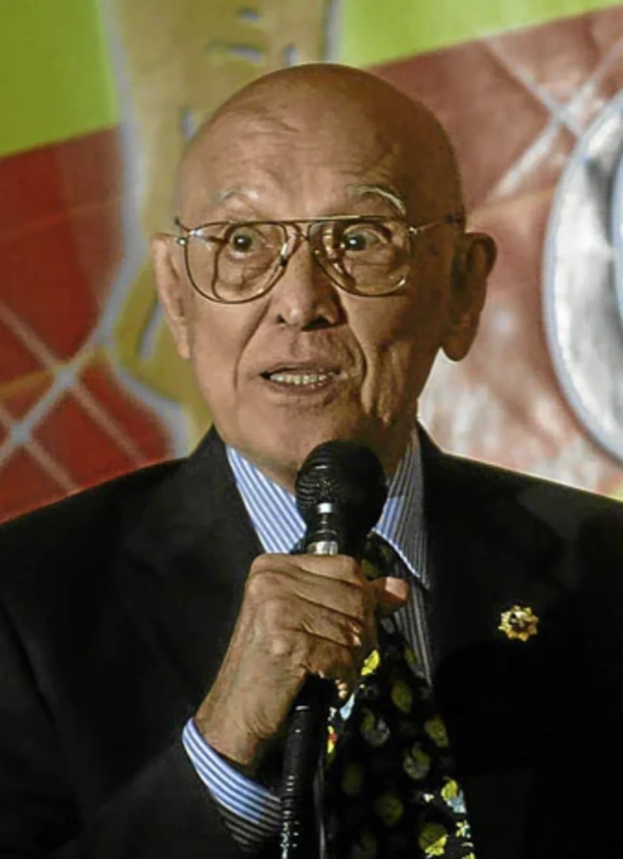 Portrait of Alejandro Roces (1924–2011) – memorial page