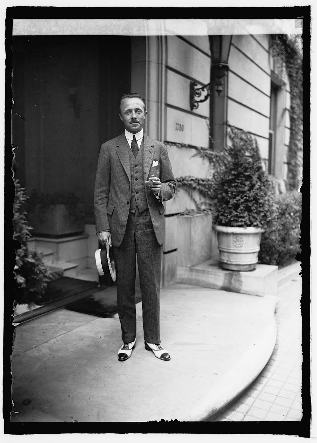 Portrait of Robert Silvercruys (1893–1971) – memorial page