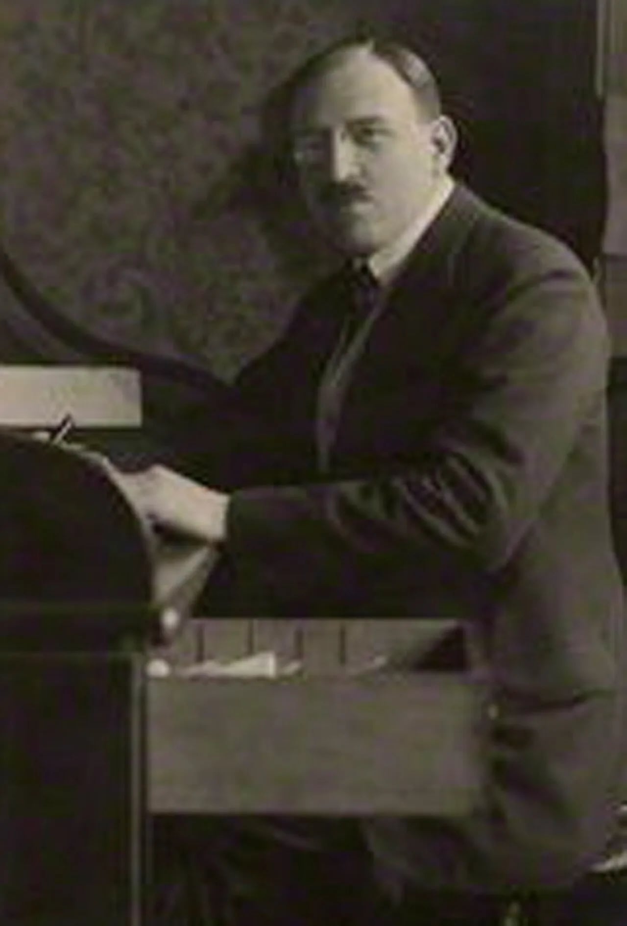 Portrait of Robert Waley Cohen (1877–1952) – memorial page