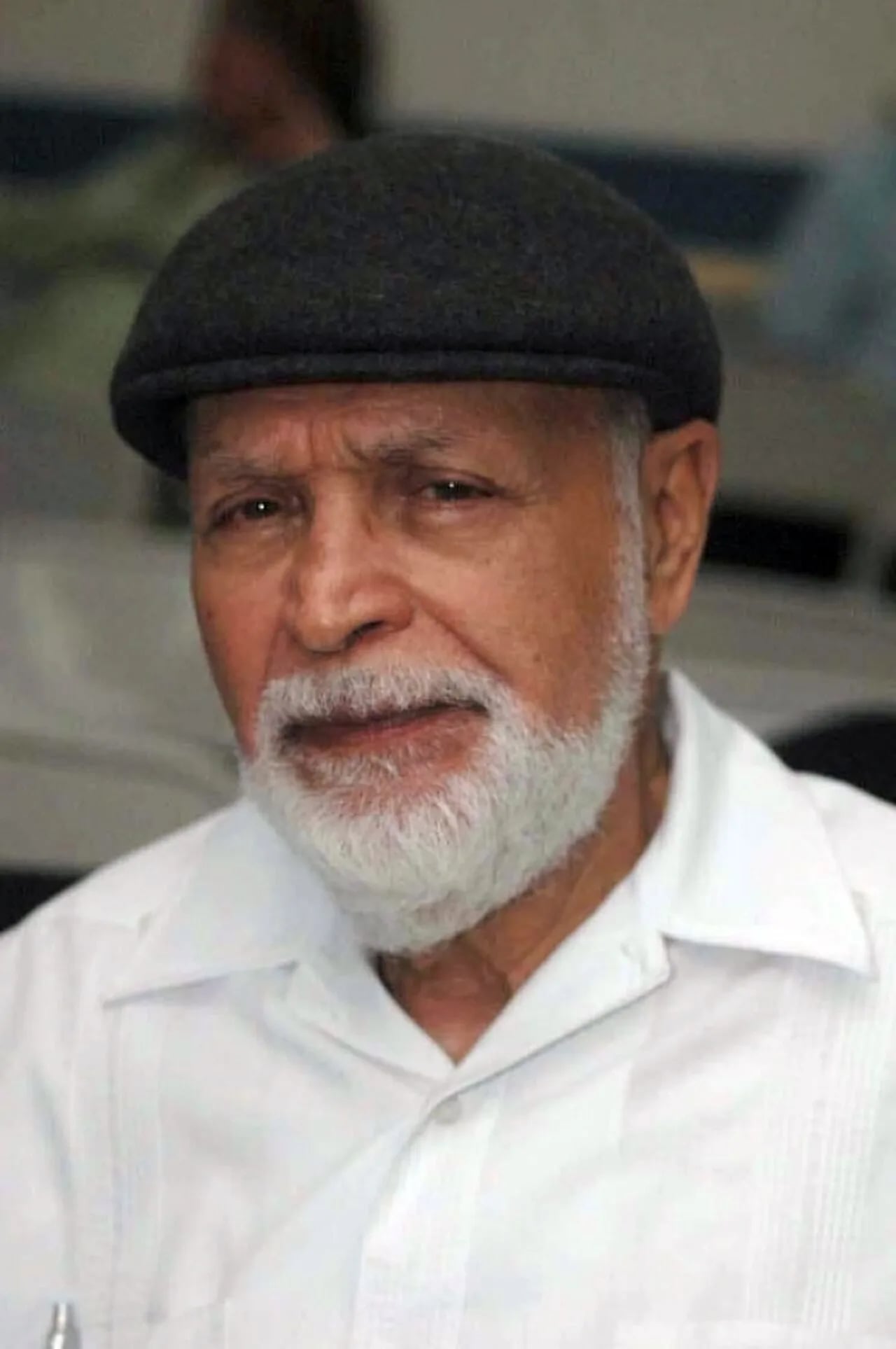 Porträt von Roberto Sosa (1930–2011) – Gedenkseite