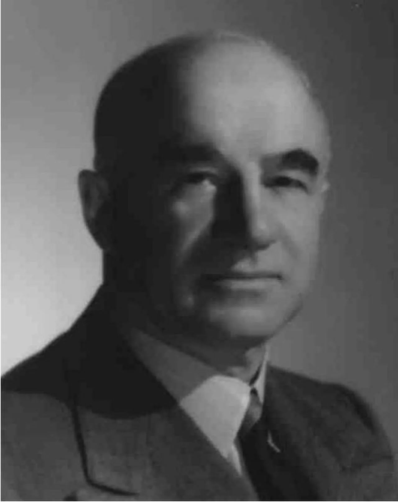 Porträt von Antonio Pesenti (1880–1967) – Gedenkseite