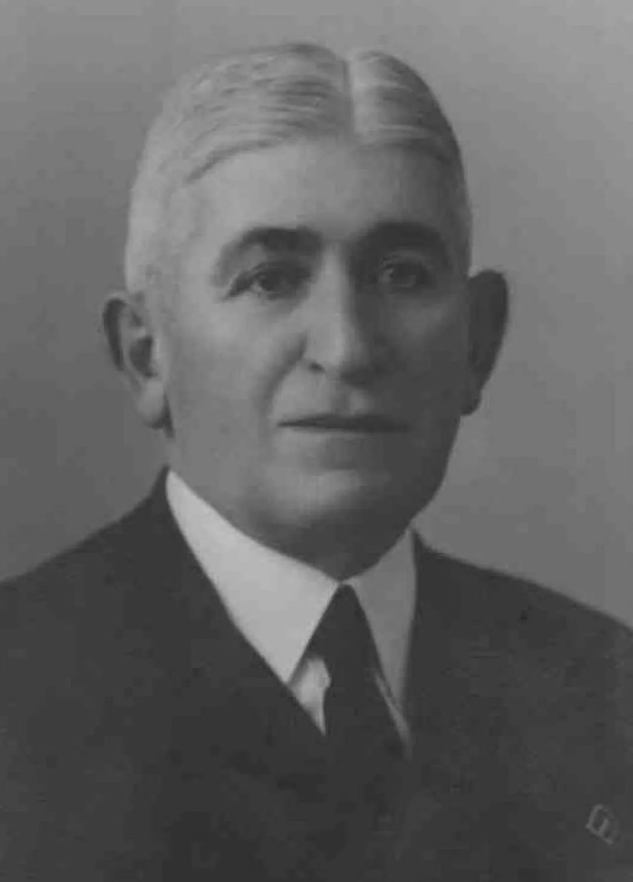 Porträt von Vangjel Turtulli (1879–1940) – Gedenkseite