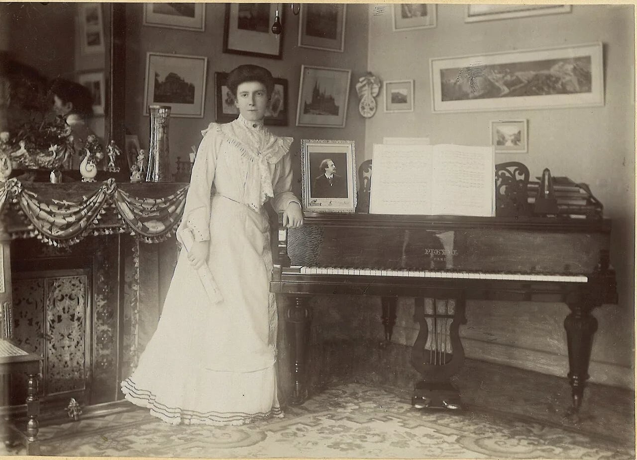 Portrait of Palmyre Buyst (1875–1957) – memorial page