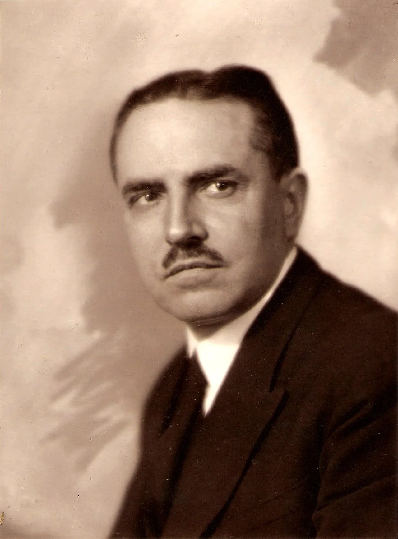 Portrait of Luis Urteaga (1882–1960) – memorial page