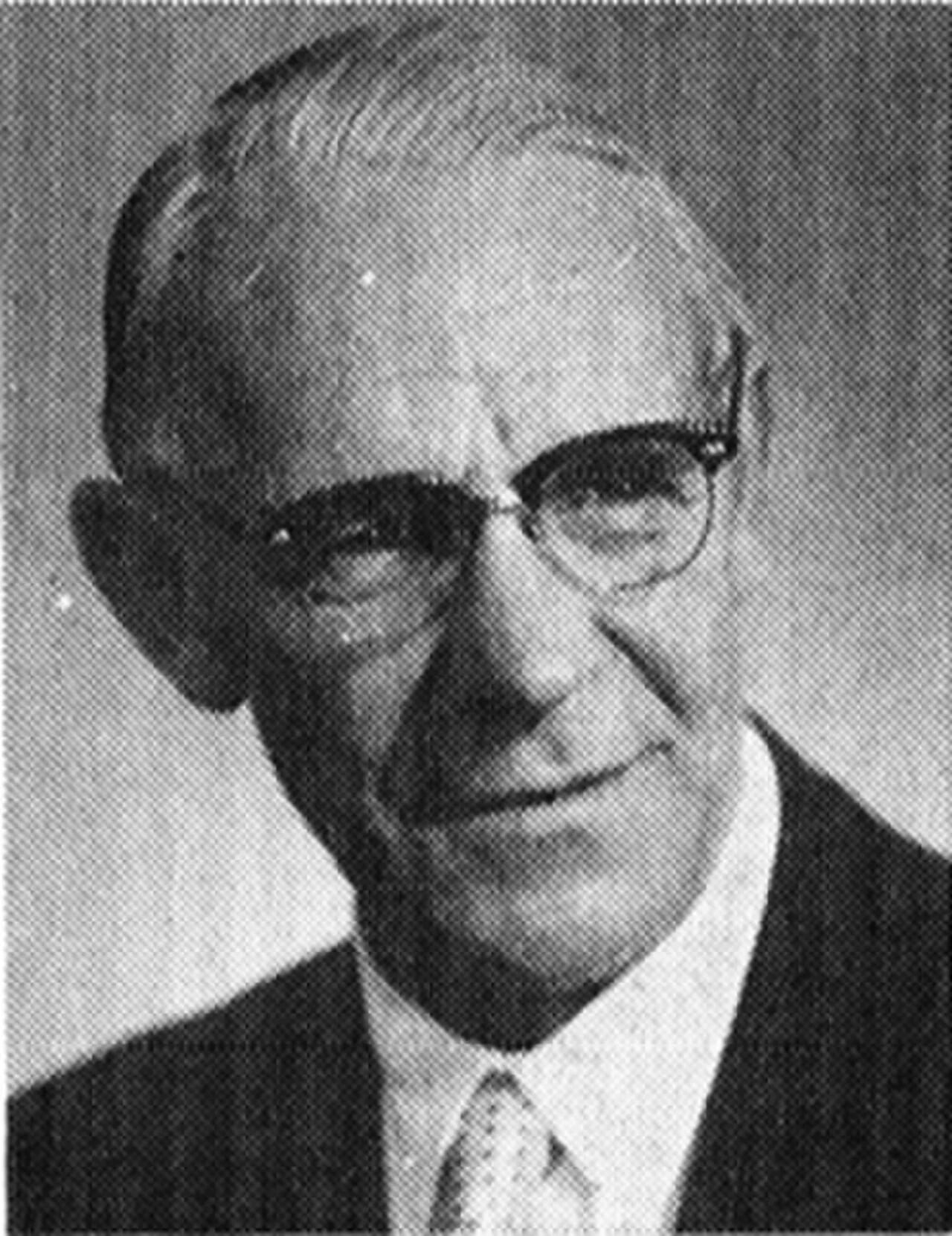 Portrait of Edvard Stenlåås (1896–1968) – memorial page