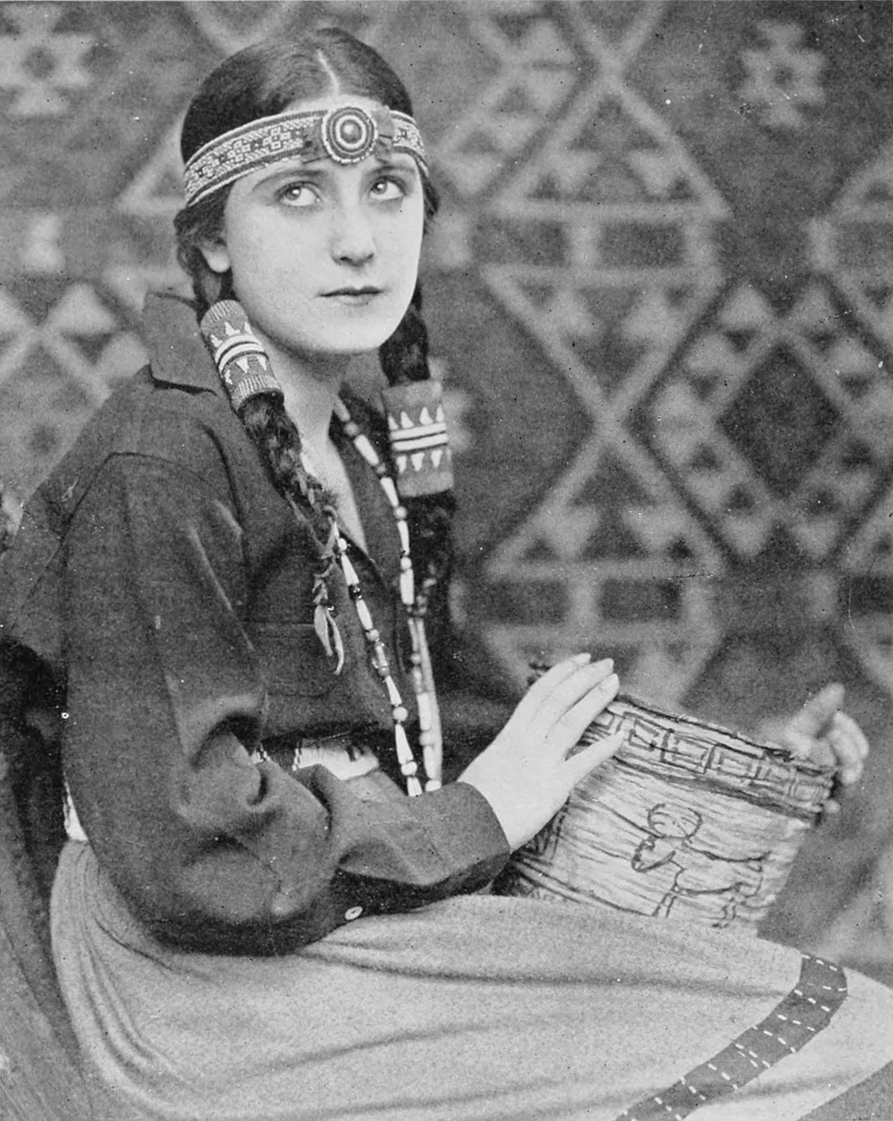 Porträt von Virginia Brown Faire (1904–1980) – Gedenkseite