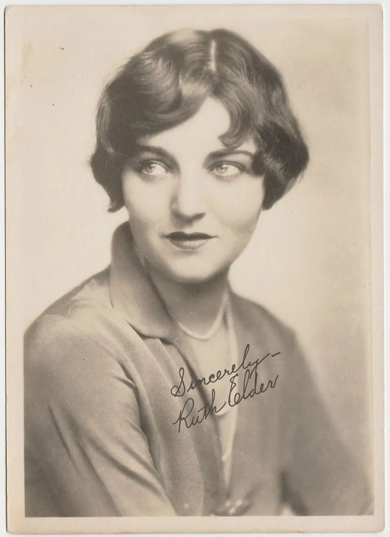 Portrait of Ruth Elder (1902–1977) – memorial page