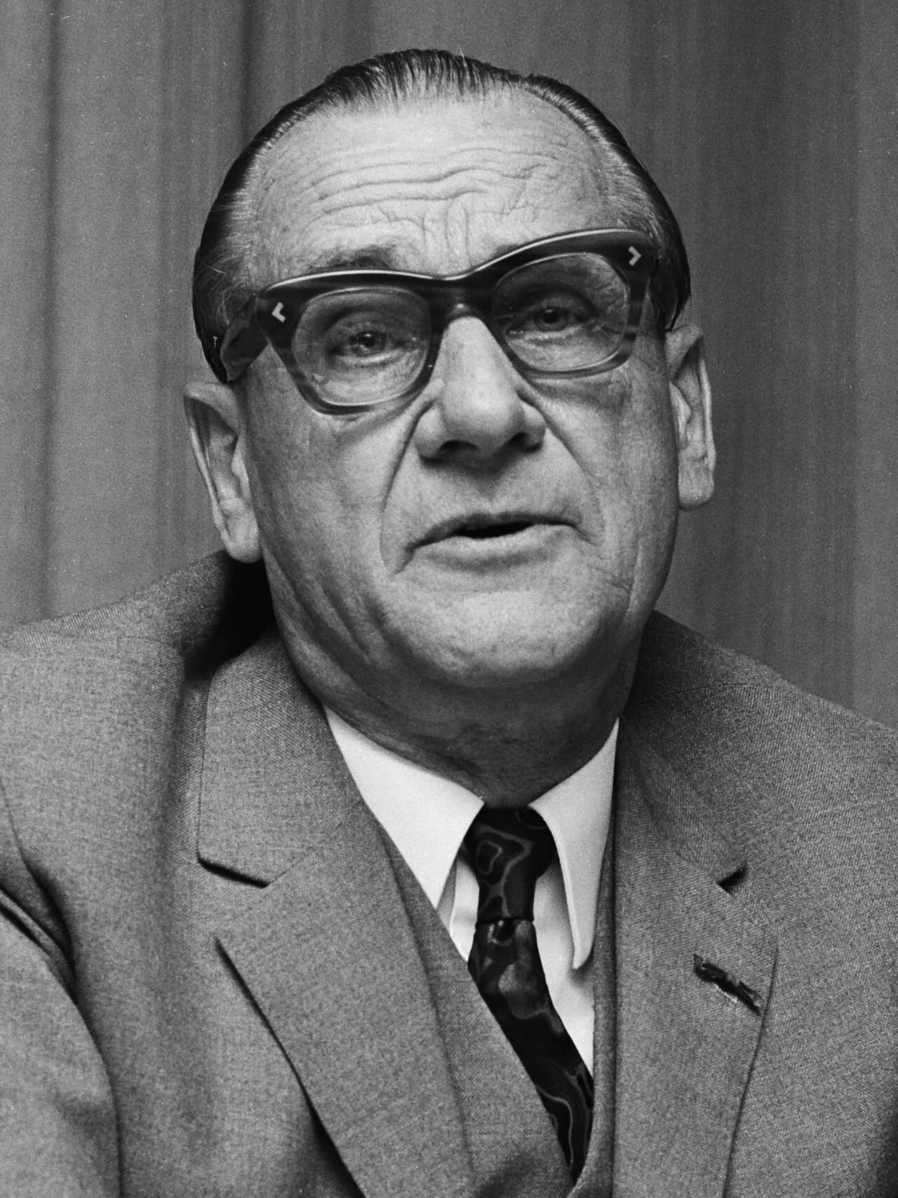 Portrait of Albert Winsemius (1910–1996) – memorial page
