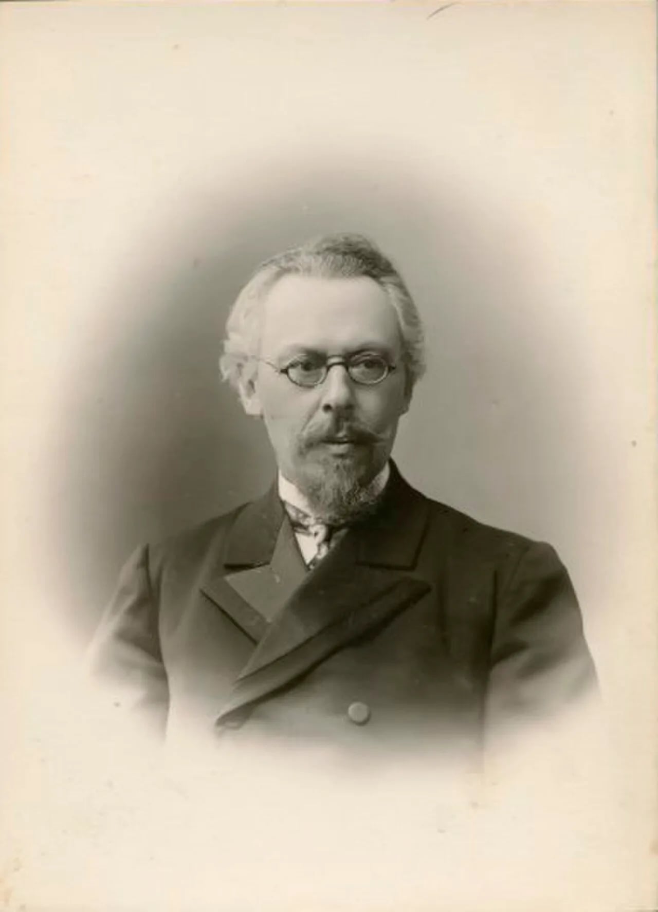 Porträt von Nikolay Pavlov (1854–1934) – Gedenkseite