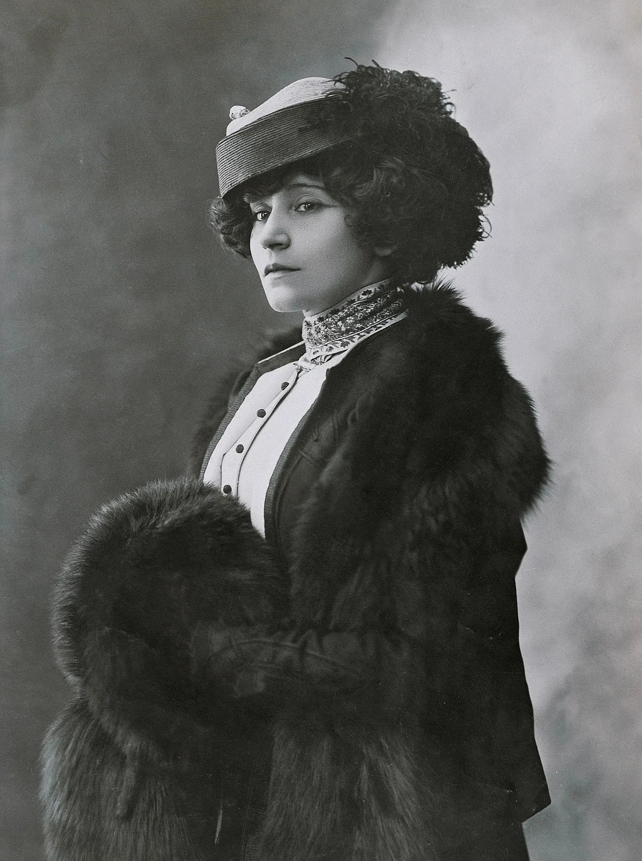 Porträt von Colette (1873–1954) – Gedenkseite