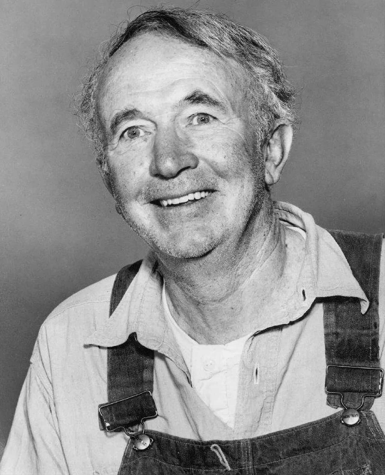 Porträt von Walter Brennan (1894–1974) – Gedenkseite