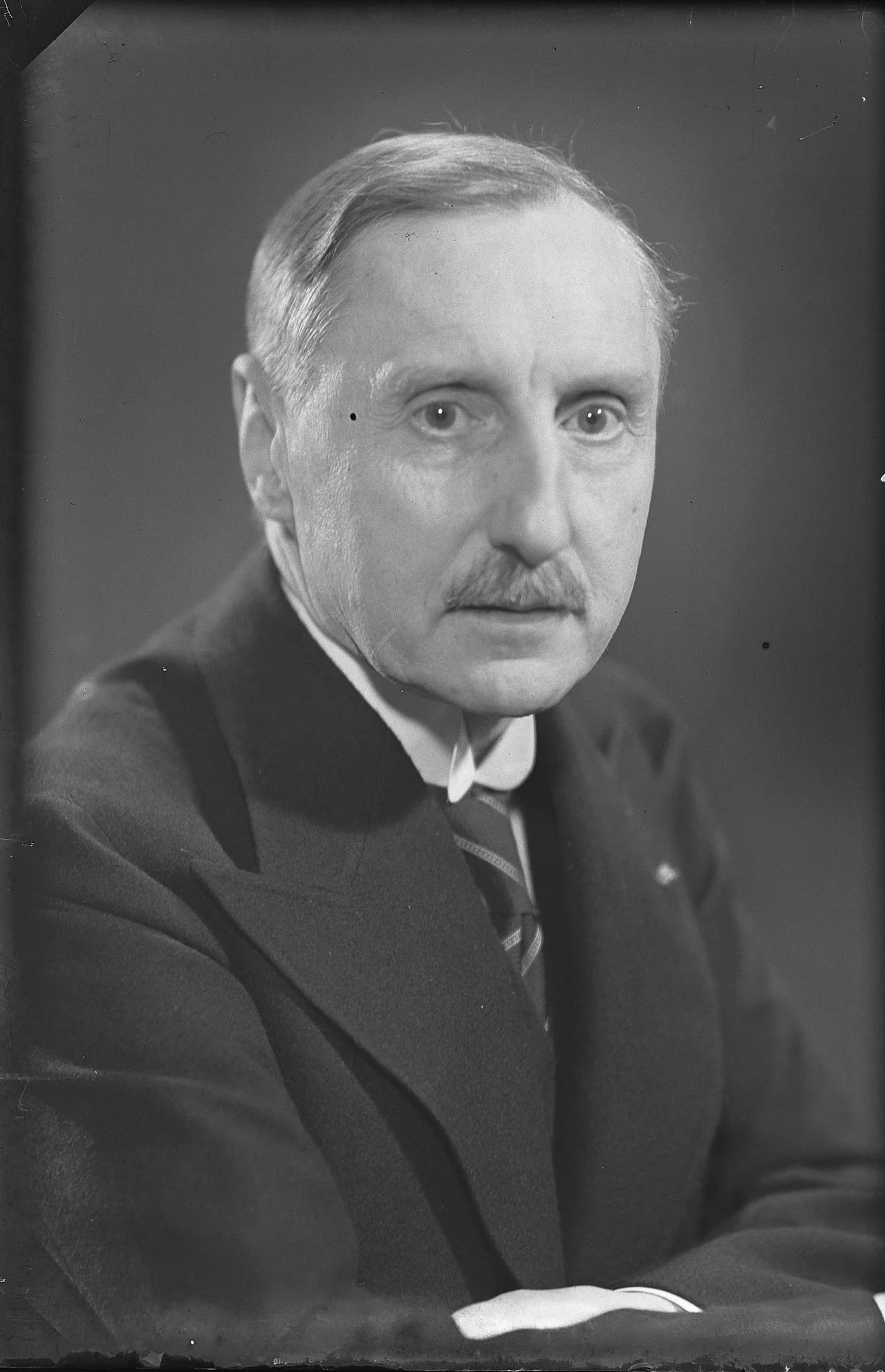 Portrait of Jan Willem Hendrik Rutgers van Rozenburg (1874–1956) – memorial page
