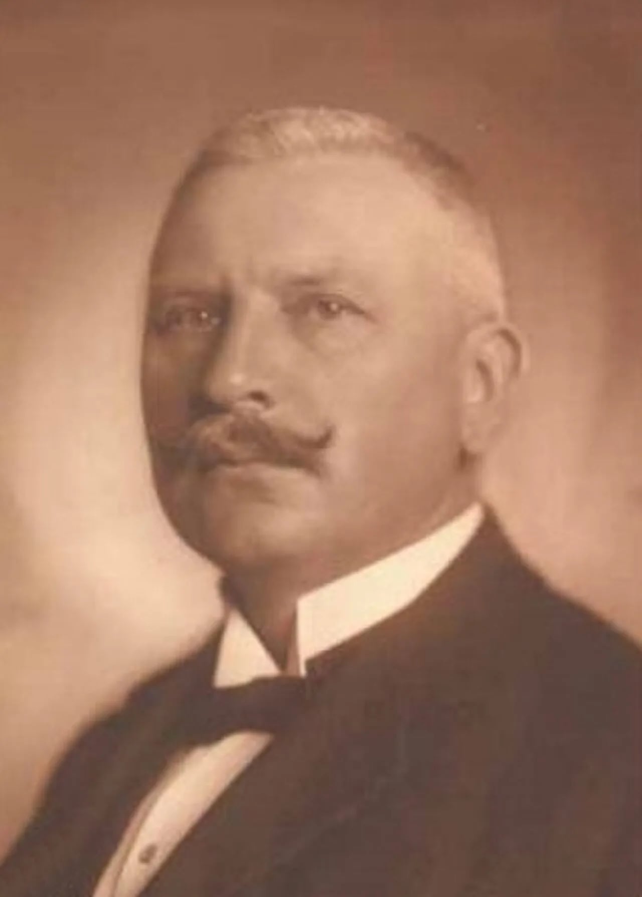 Porträt von Károly Papp (1873–1963) – Gedenkseite