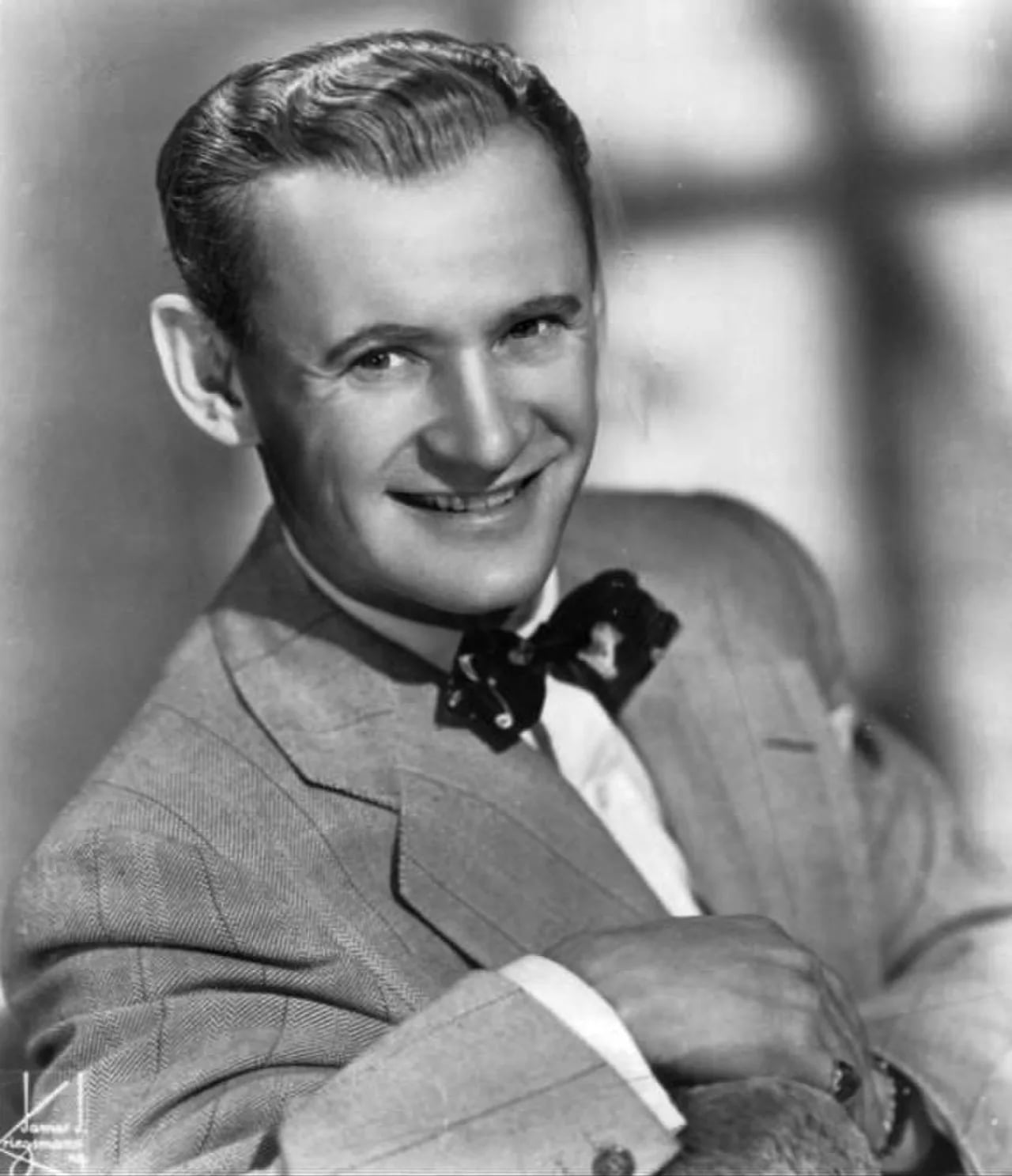 Portrait of Sammy Kaye (1910–1987) – memorial page
