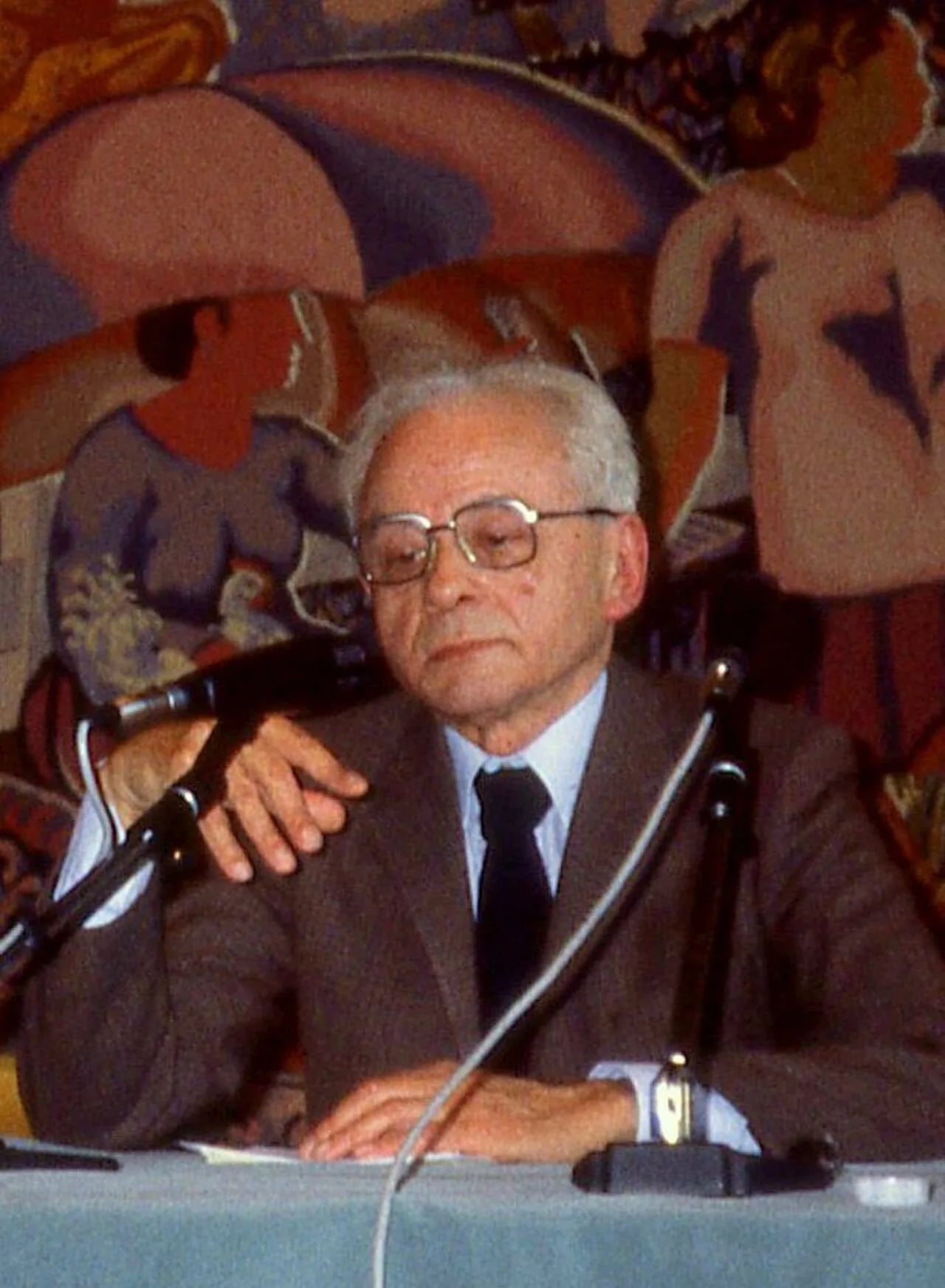 Porträt von Jean-Claude Perrot (1928–2021) – Gedenkseite