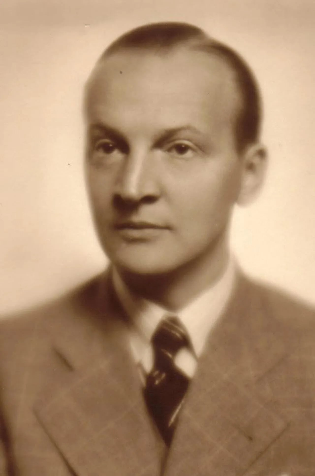 Portrait of Gustáv Alexander Luczy (1900–1977) – memorial page