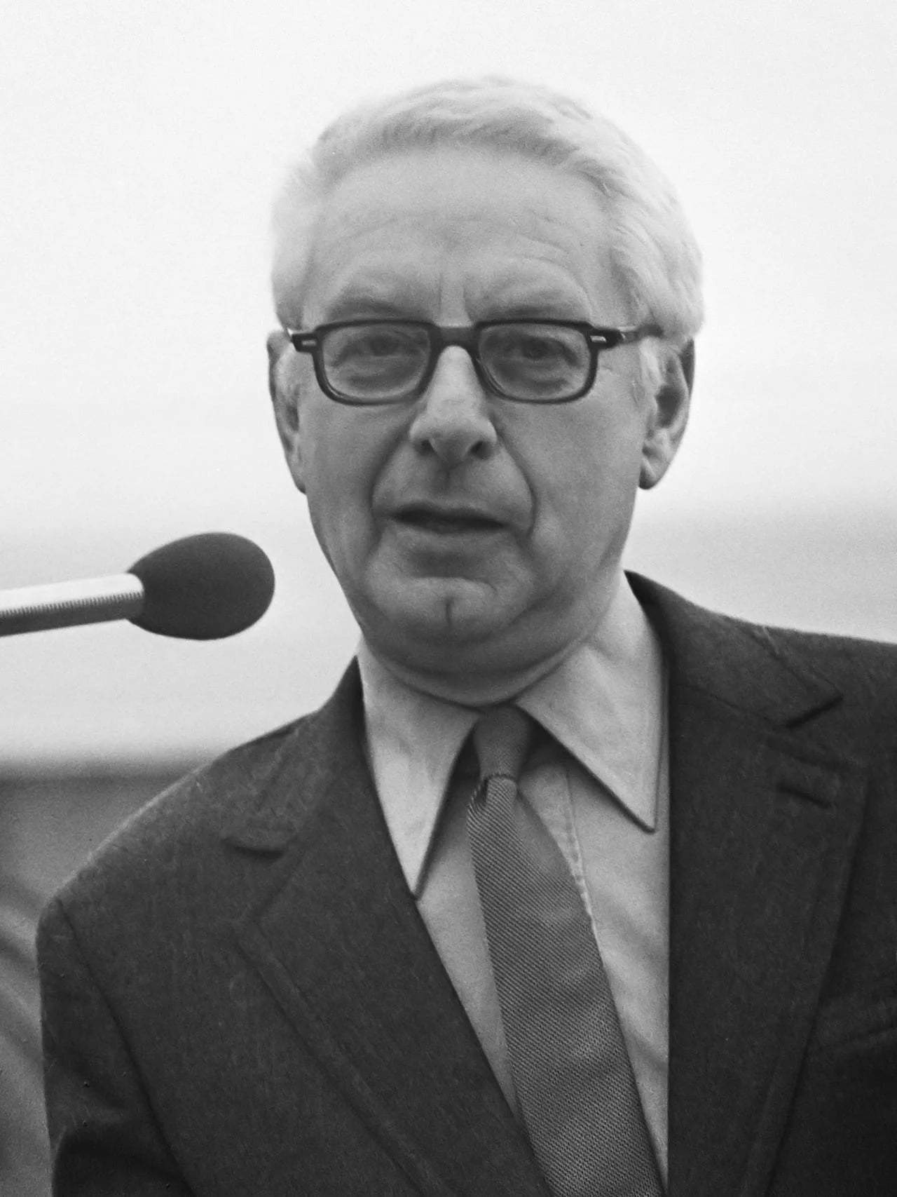 Portrait of Jan Pen (1921–2010) – memorial page