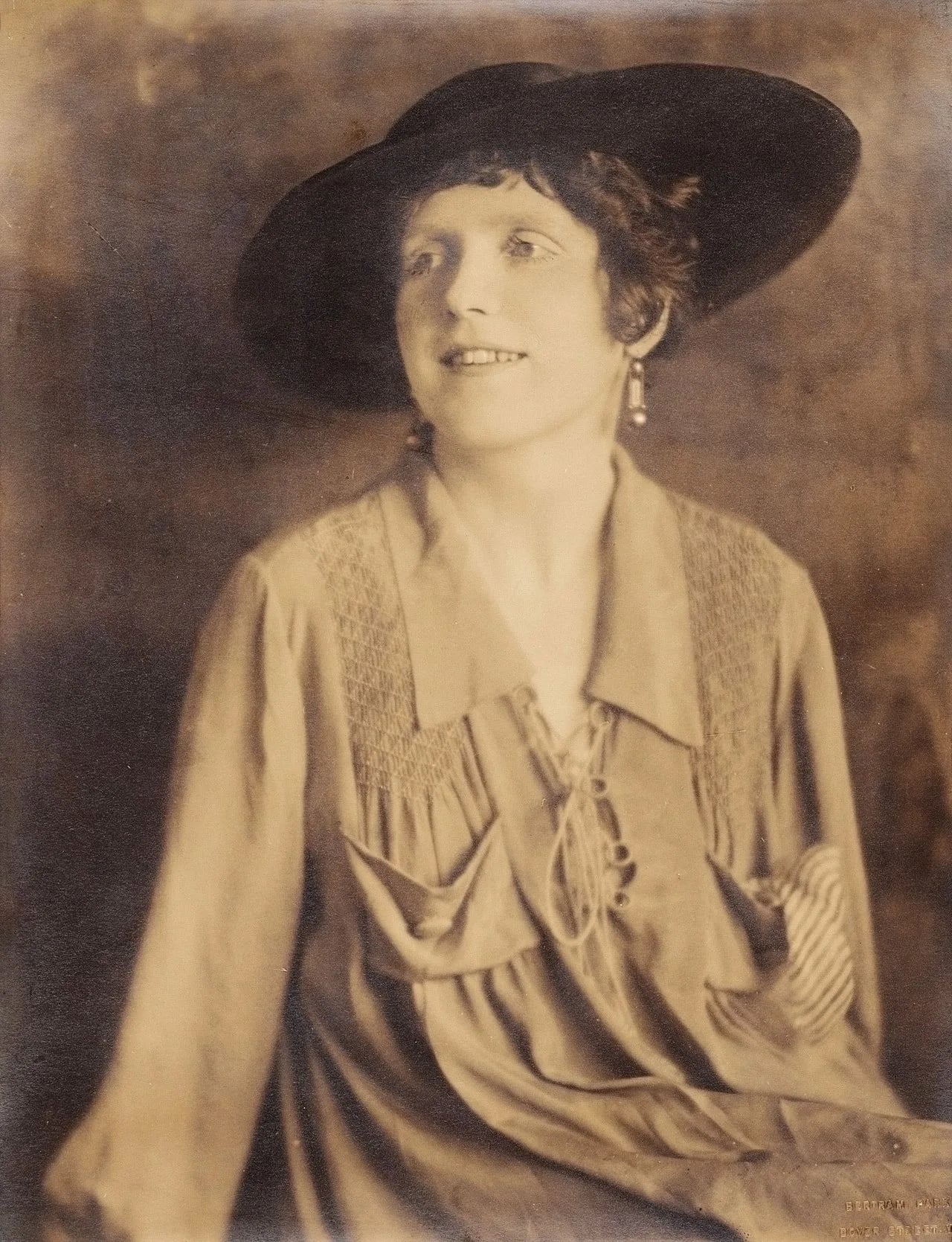 Porträt von Mary Butts (1890–1937) – Gedenkseite