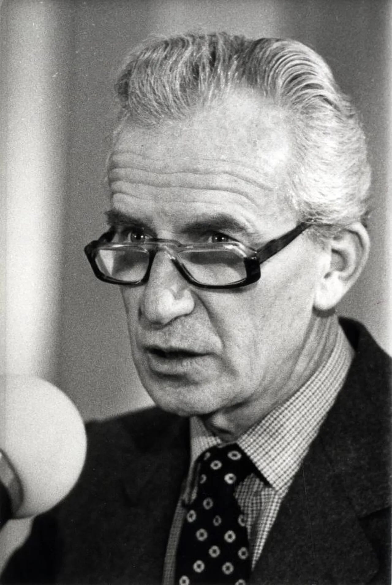 Portrait of André Kloos (1922–1989) – memorial page