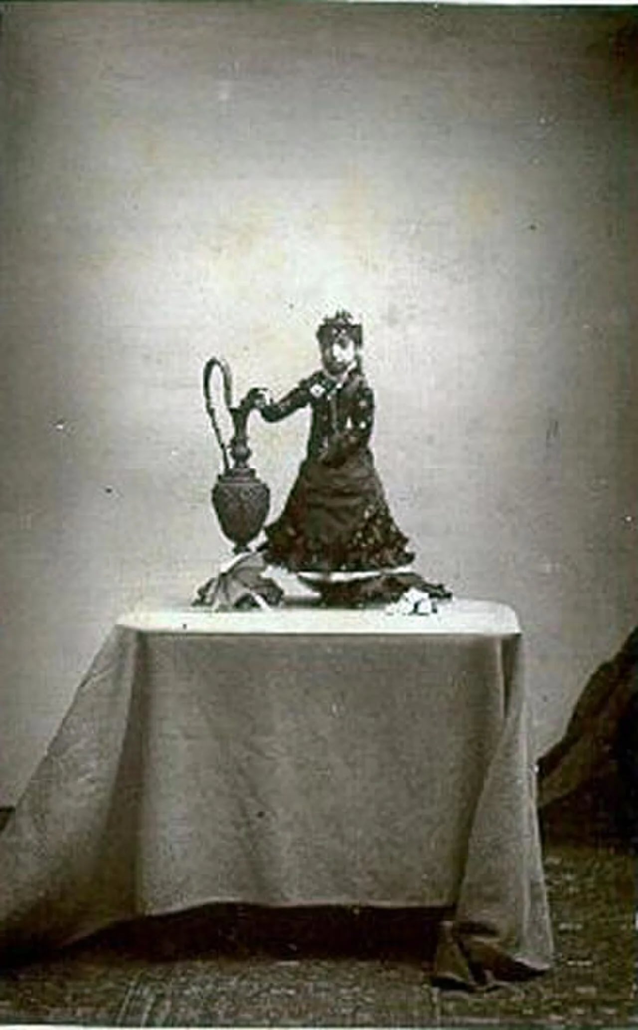 Porträt von Lucia Zarate (1864–1890) – Gedenkseite