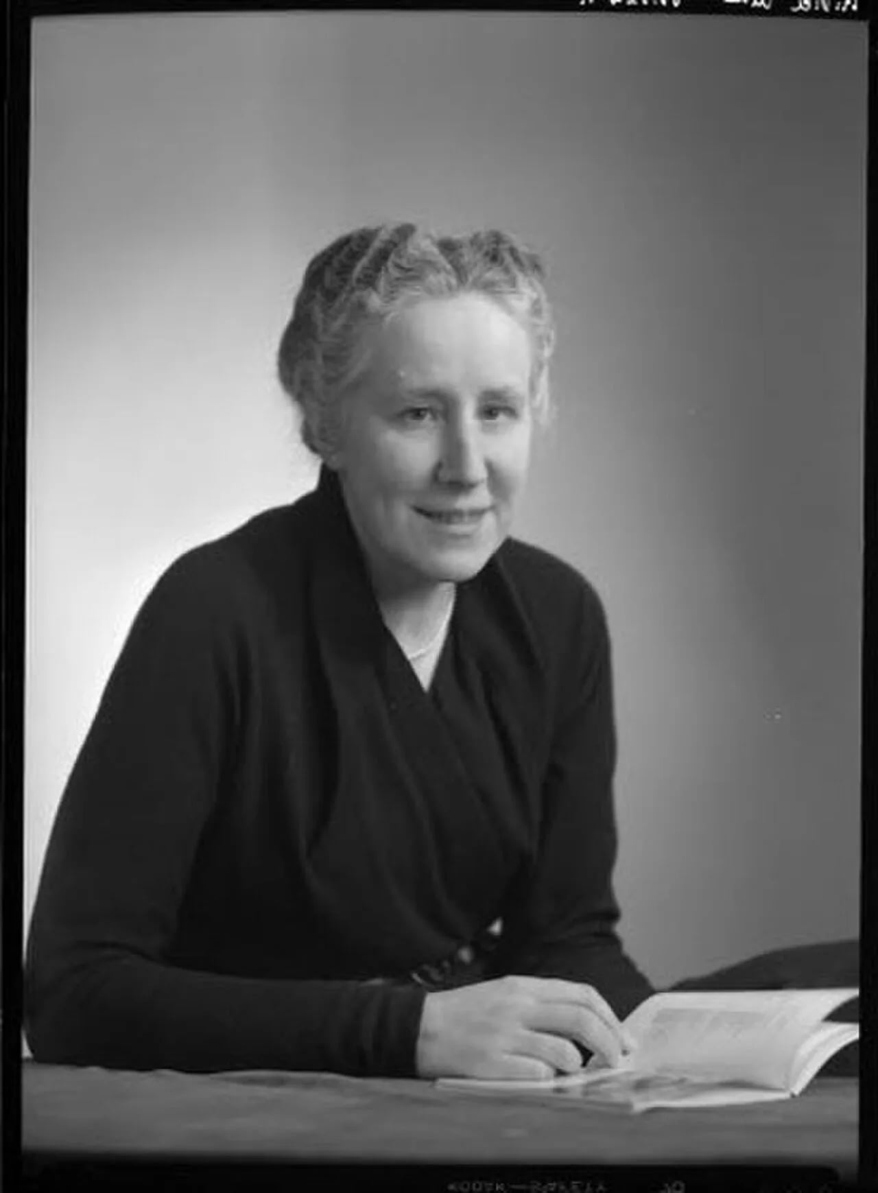 Porträt von Hélène Rivier (1902–1986) – Gedenkseite