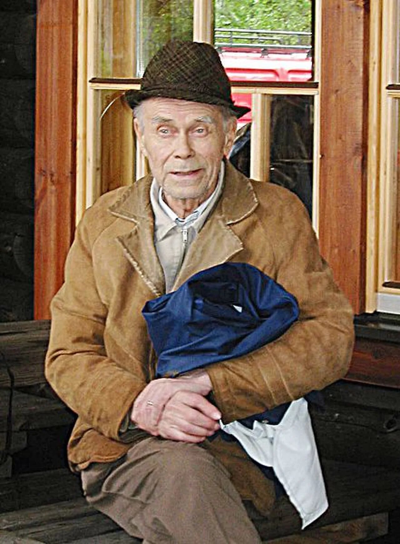 Portrait of Veikko Huovinen (1927–2009) – memorial page