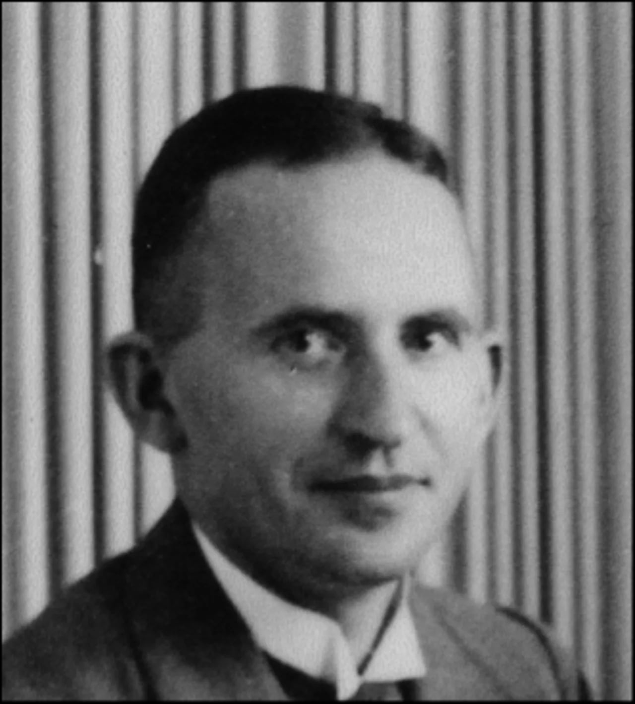 Portrait of Jan Evenhuis (1896–1944) – memorial page