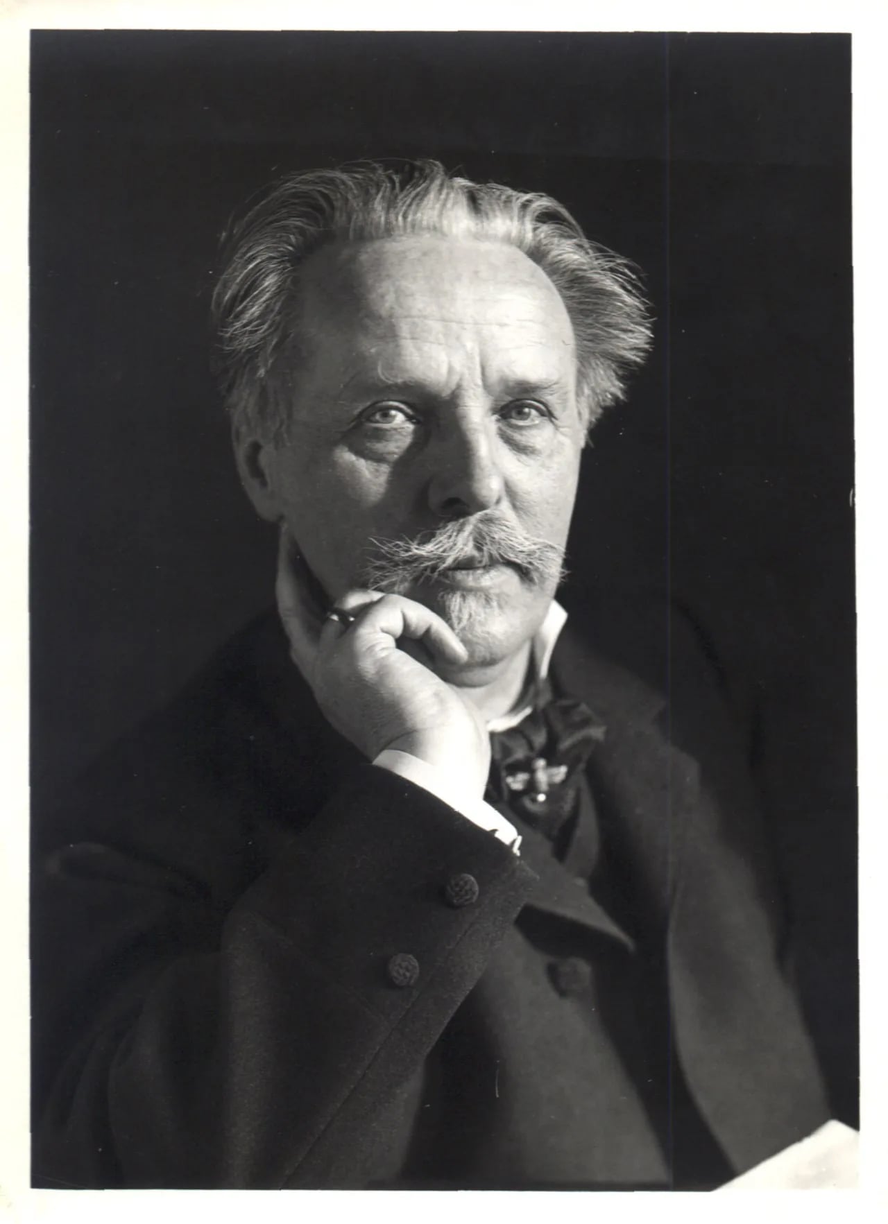 Porträt von Karl May (1842–1912) – Gedenkseite