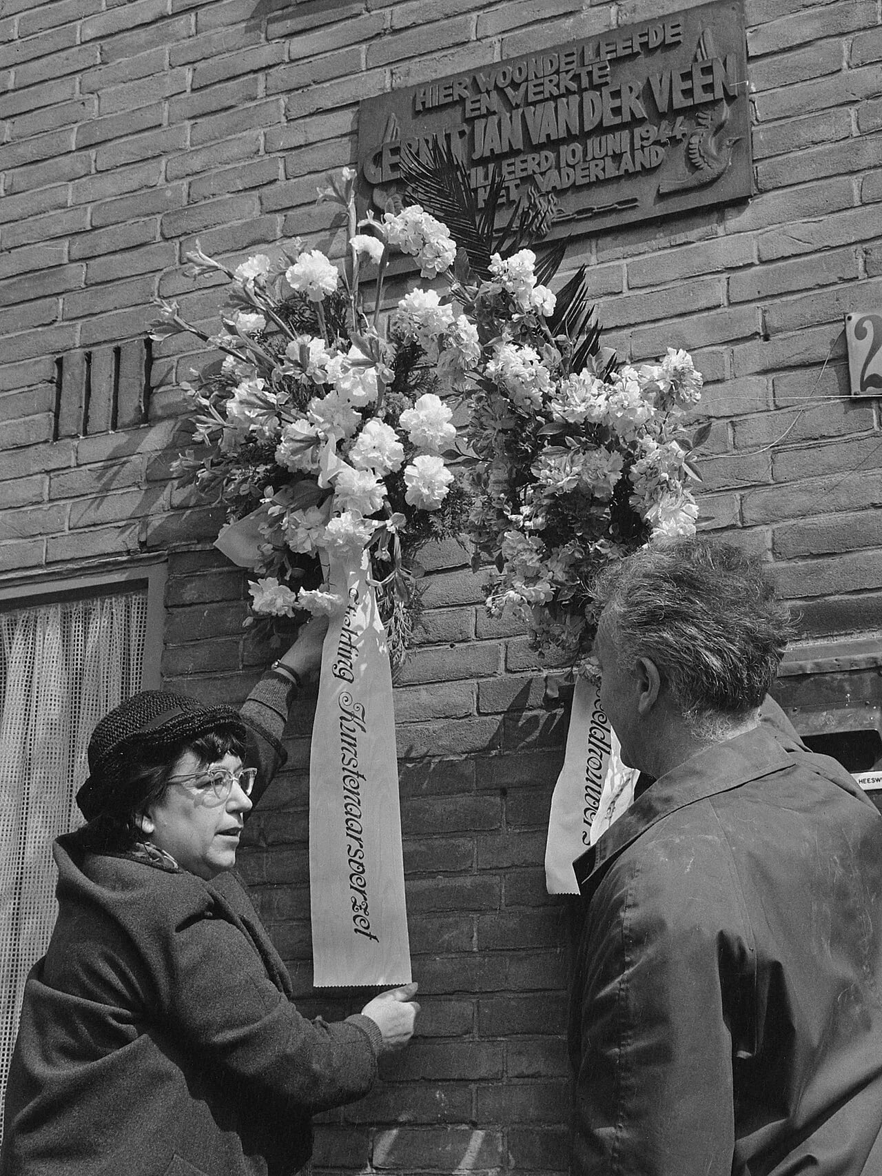 Portrait of Cor Hund (1915–2008) – memorial page