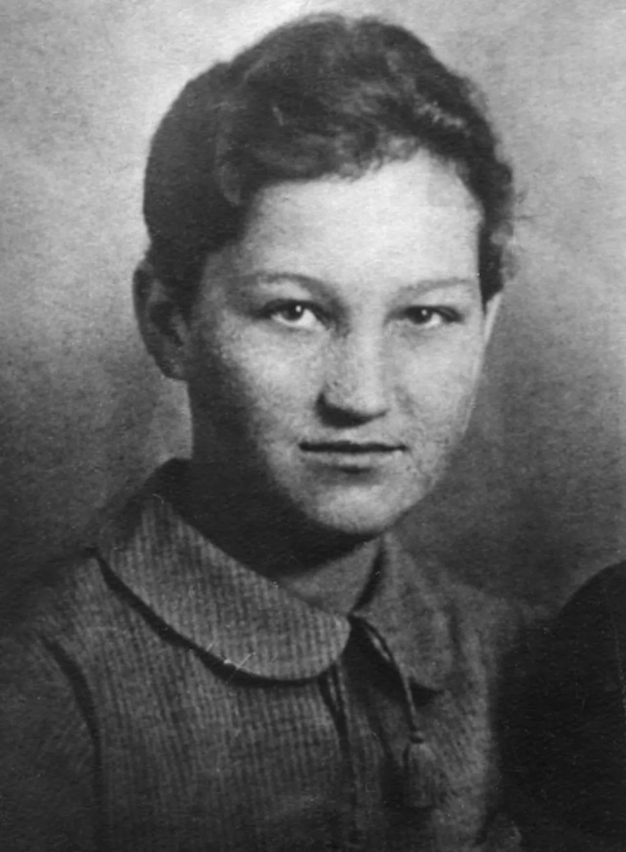 Portrait of Soja Anatoljewna Kosmodemjanskaja (1923–1941) – memorial page