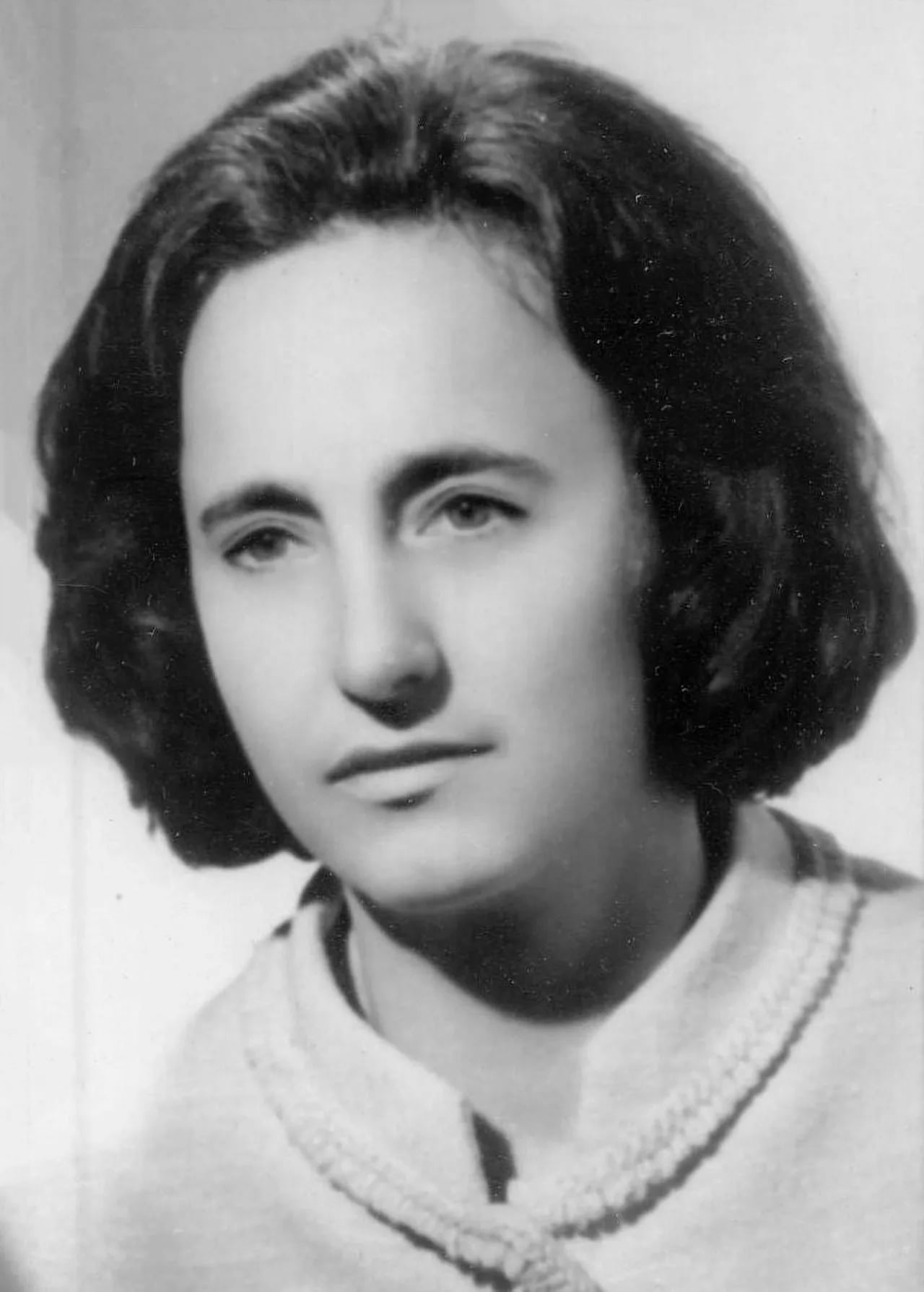 Portrait of Elena Ceaușescu (1916–1989) – memorial page