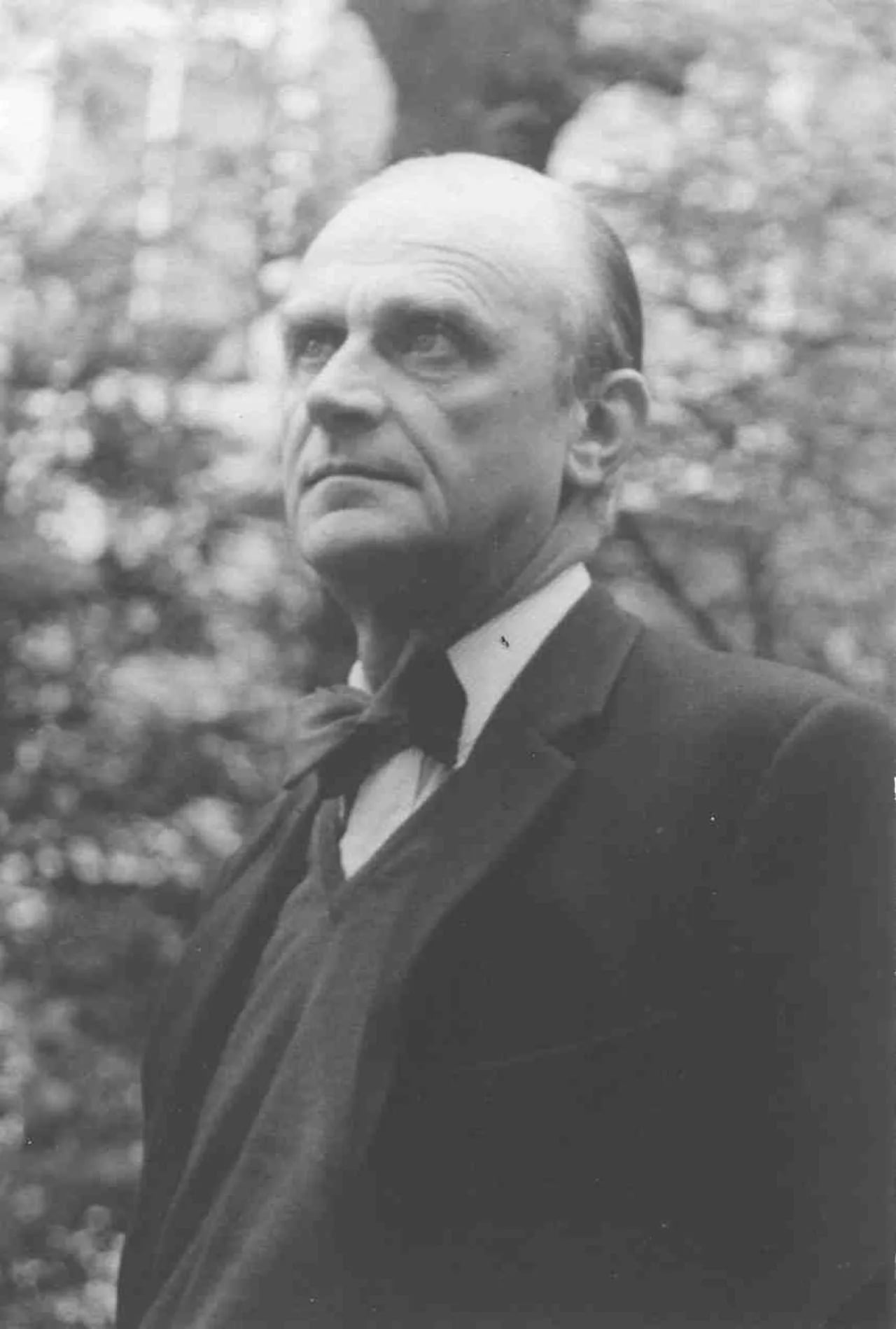 Portrait of Karel Sijmons (1908–1989) – memorial page