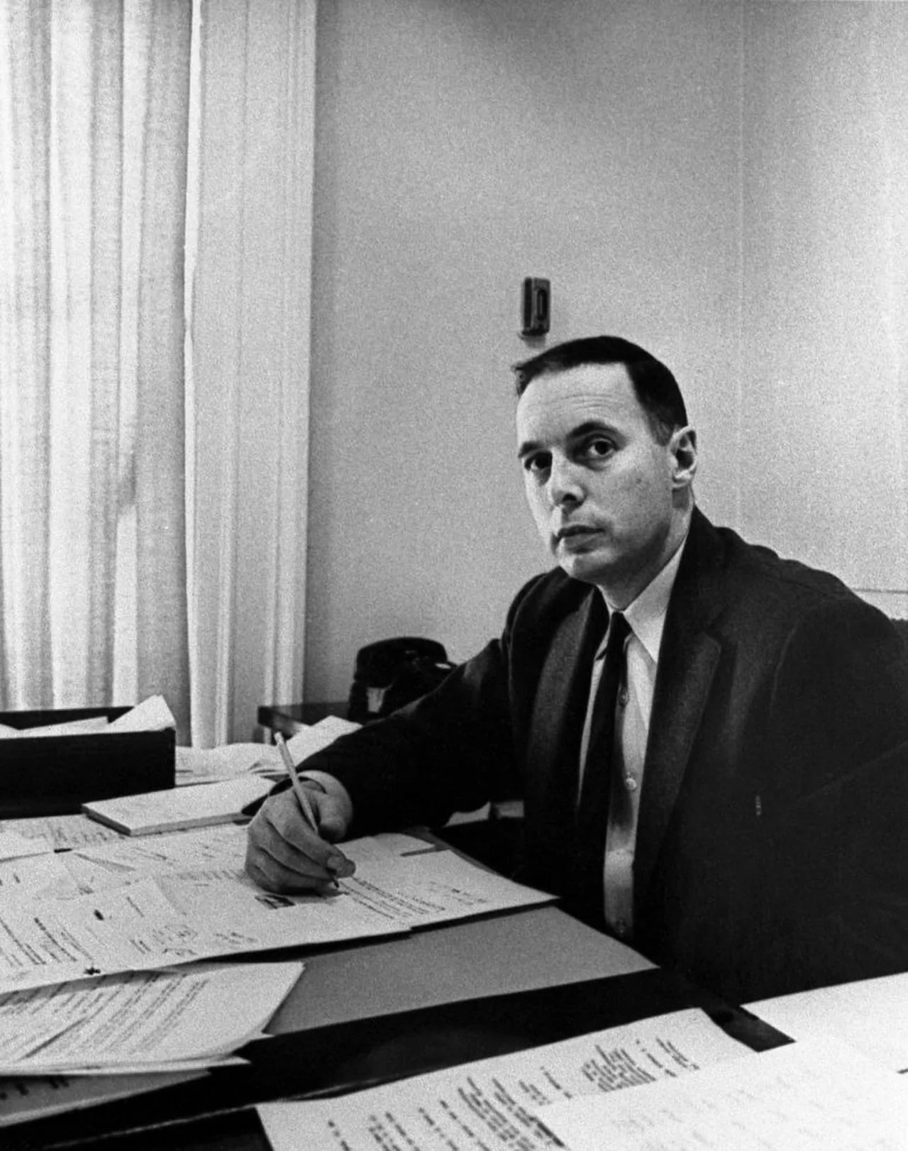 Portrait of Ralph A. Dungan (1923–2013) – memorial page