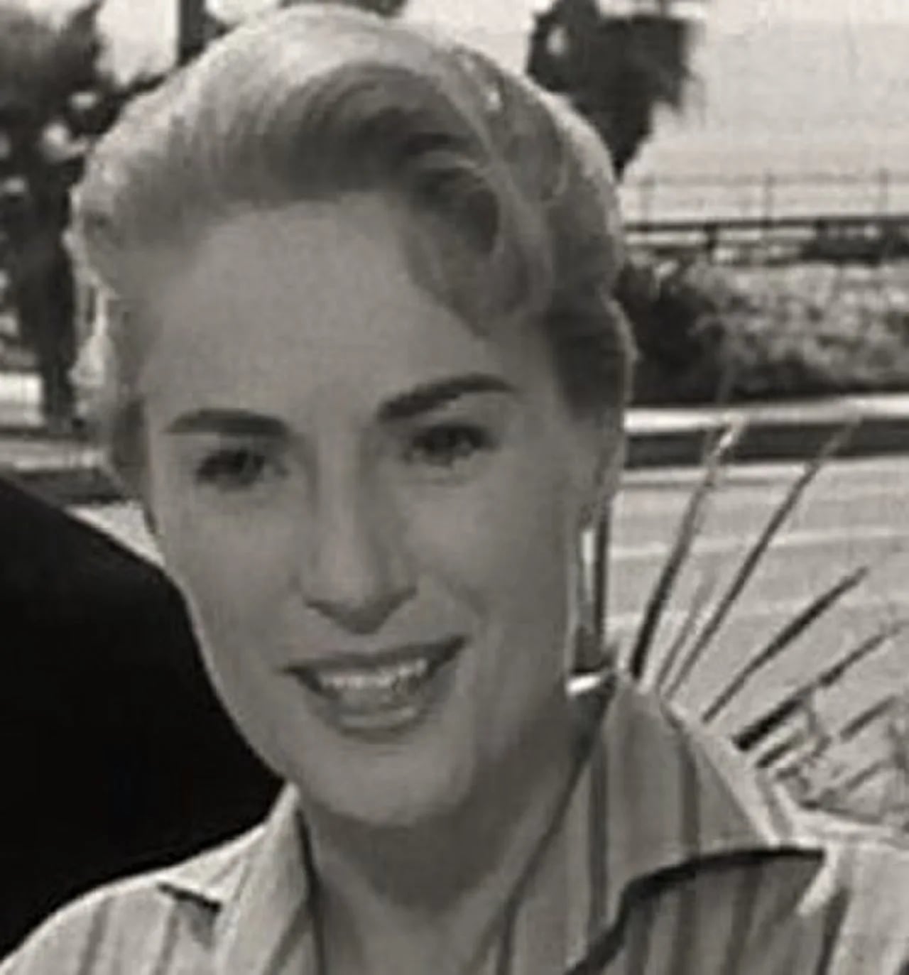 Portrait of Mary LaRoche (1920–1999) – memorial page