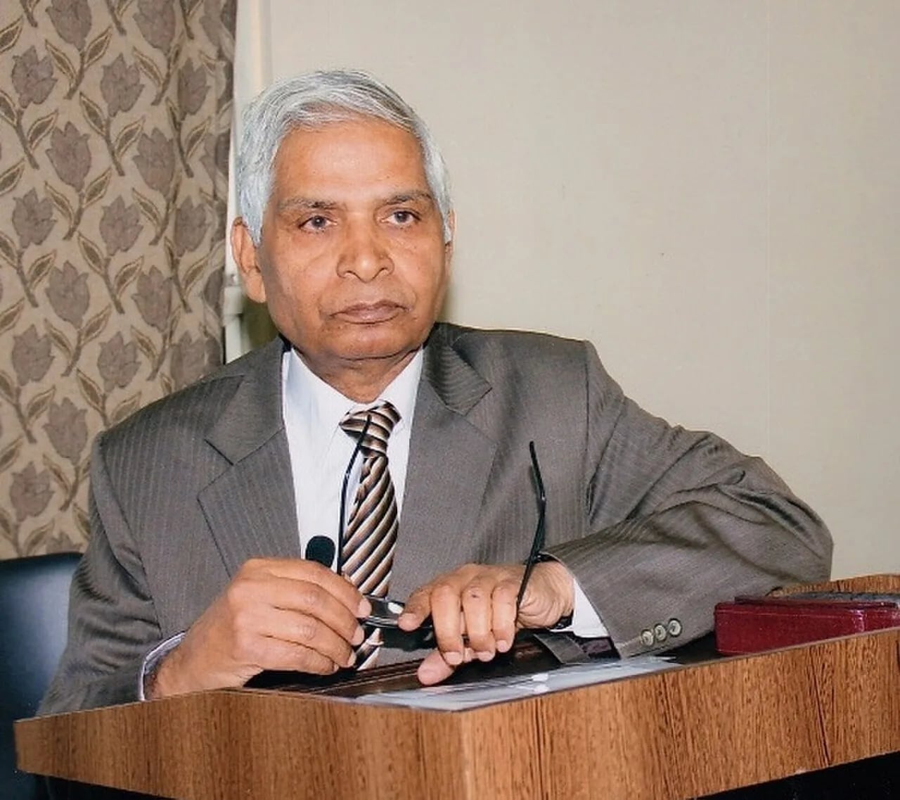Portrait of Majid Husain (1940–2019) – memorial page