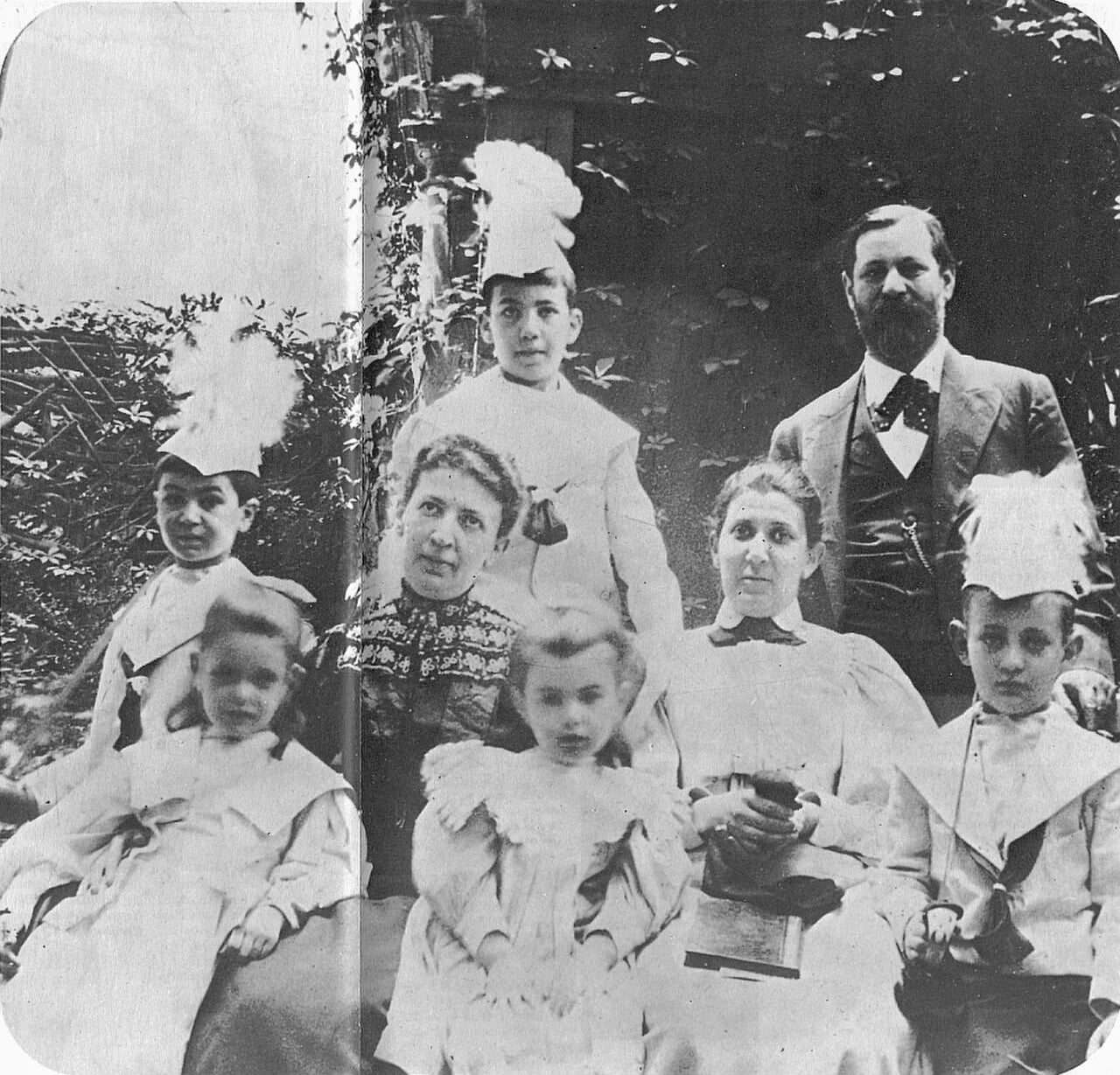 Portrait of Sophie Freud (1924–2022) – memorial page