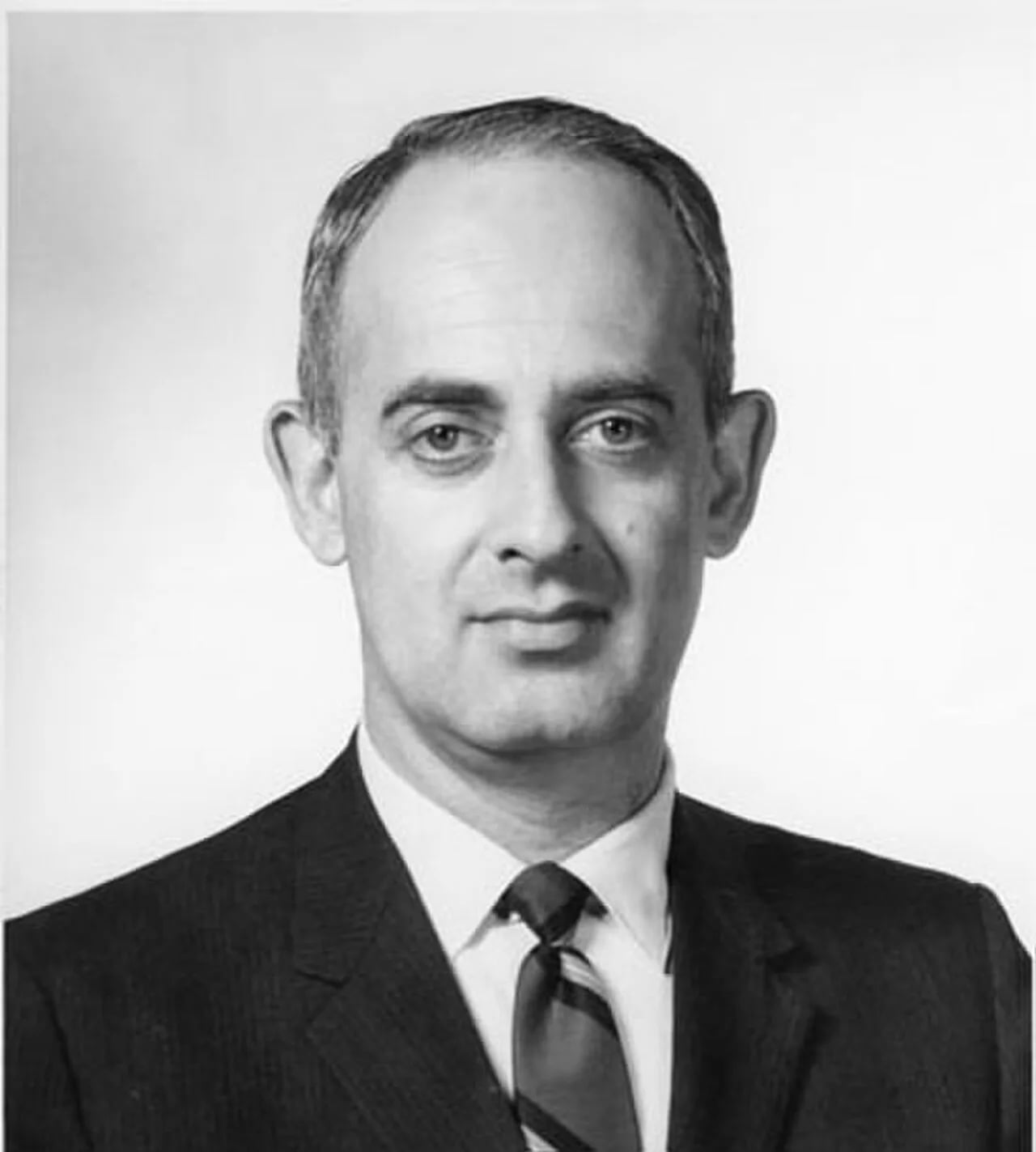 Porträt von Russell Shank (1926–2012) – Gedenkseite